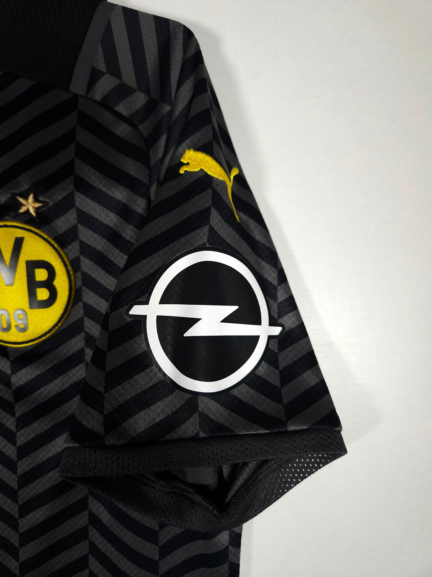 2021-22 Borussia Dortmund Away Shirt