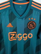 2019-20 Ajax Away Shirt Tadić #10 - detailed view