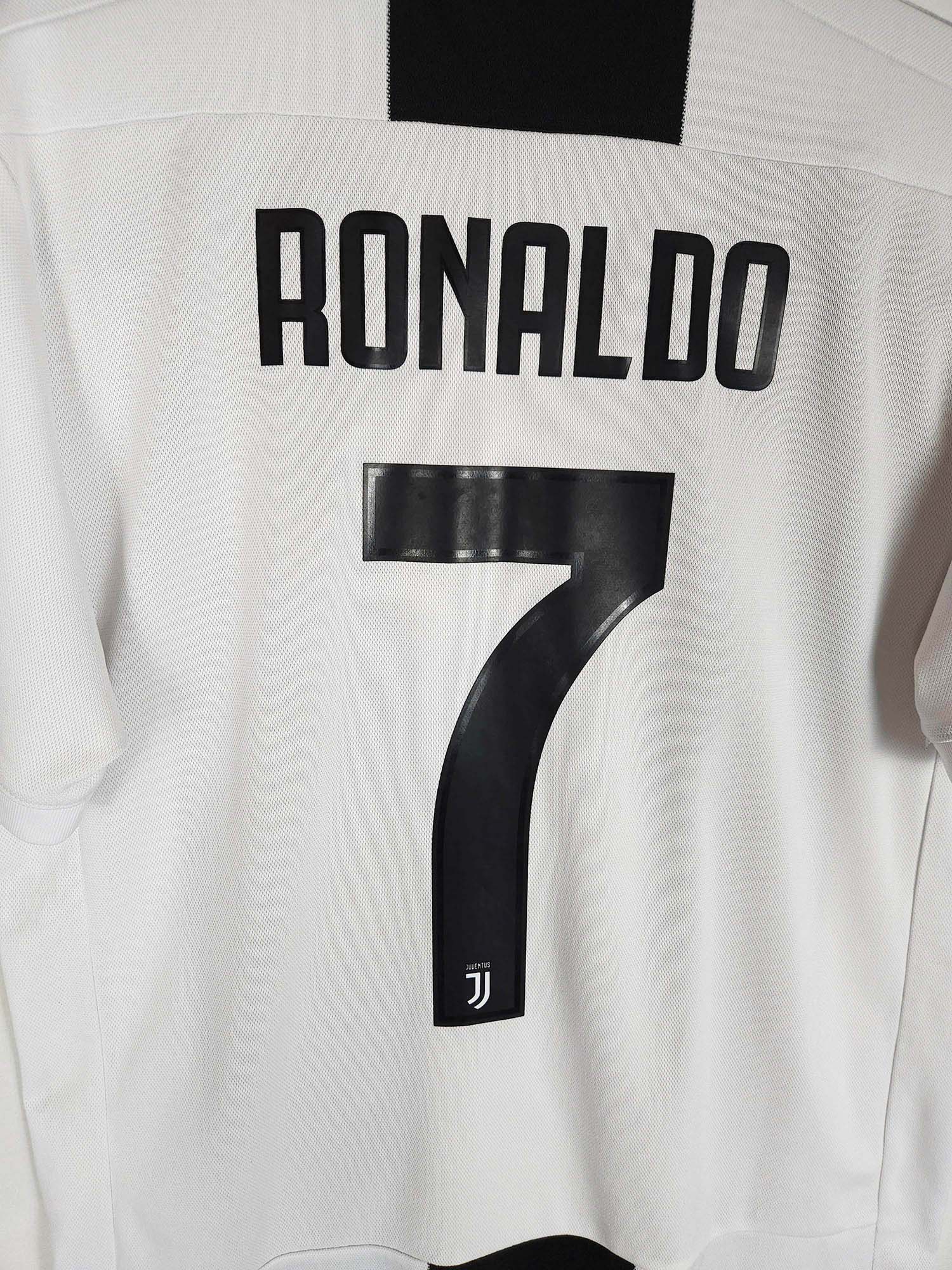 Juventus 2018-19 Home Football Shirt | Cristiano Ronaldo