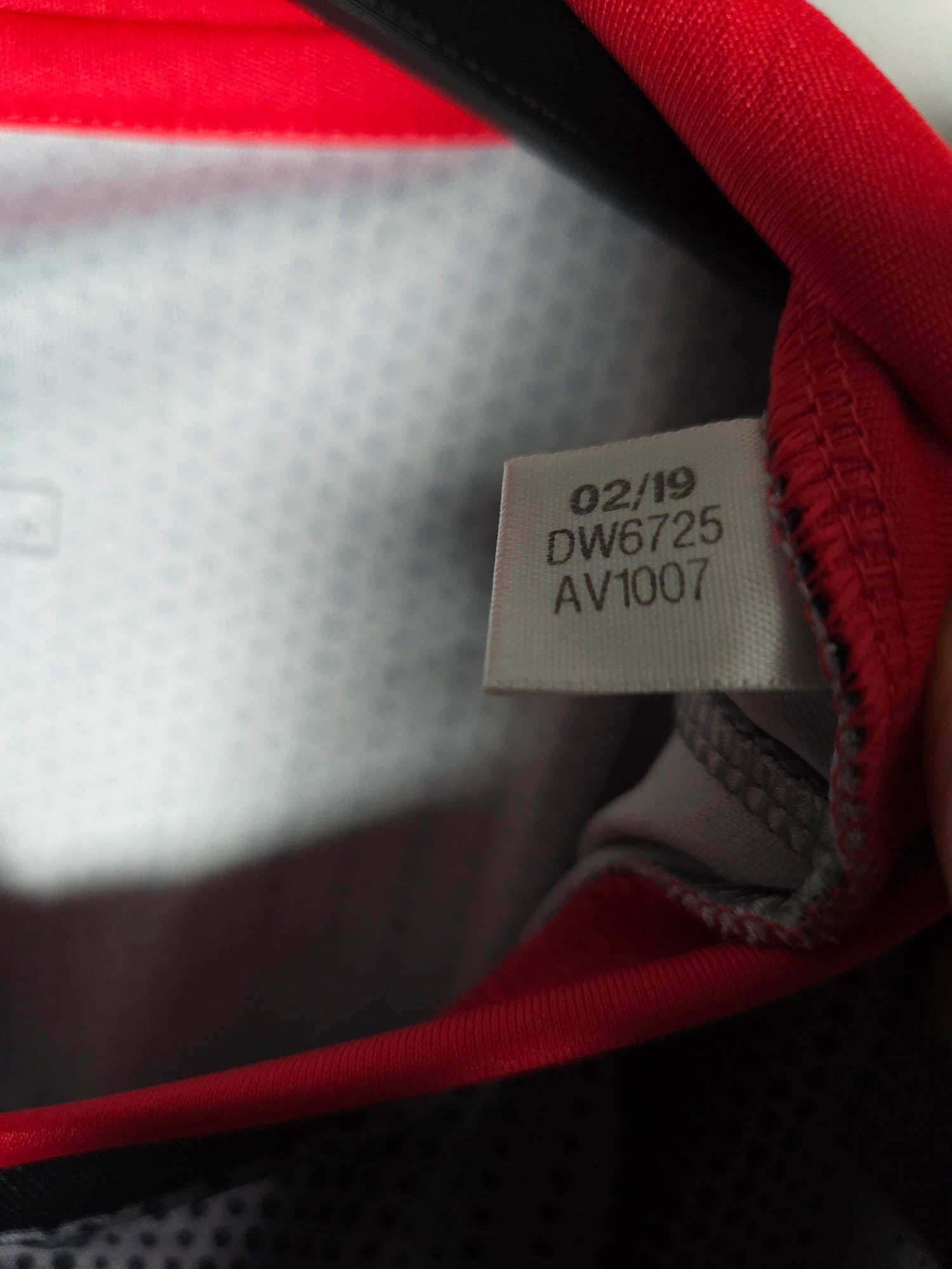 2019-20 Benfica Away Shirt detailed view 4