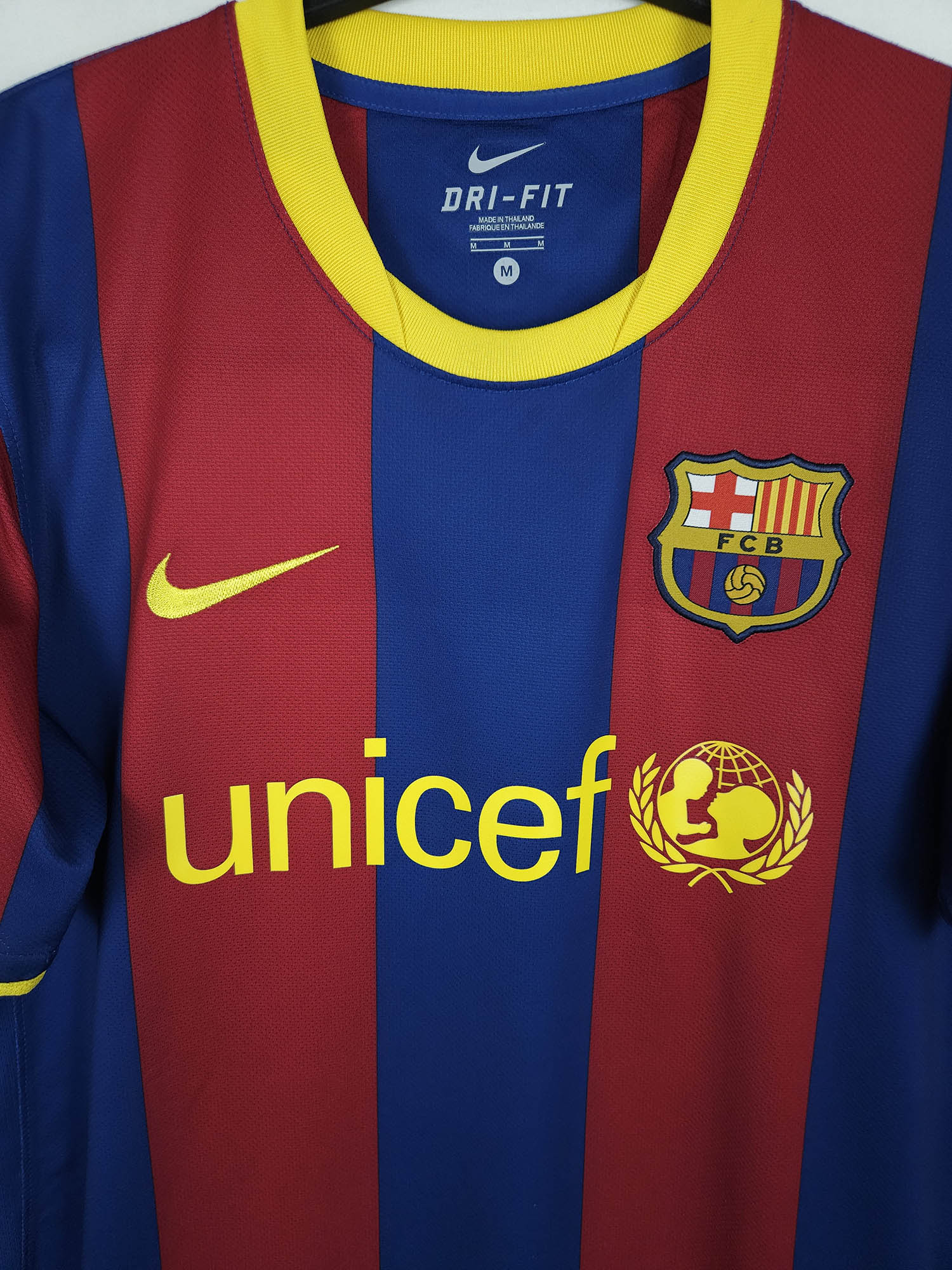 2010-11 Barcelona Home Shirt Messi #10 - detailed view