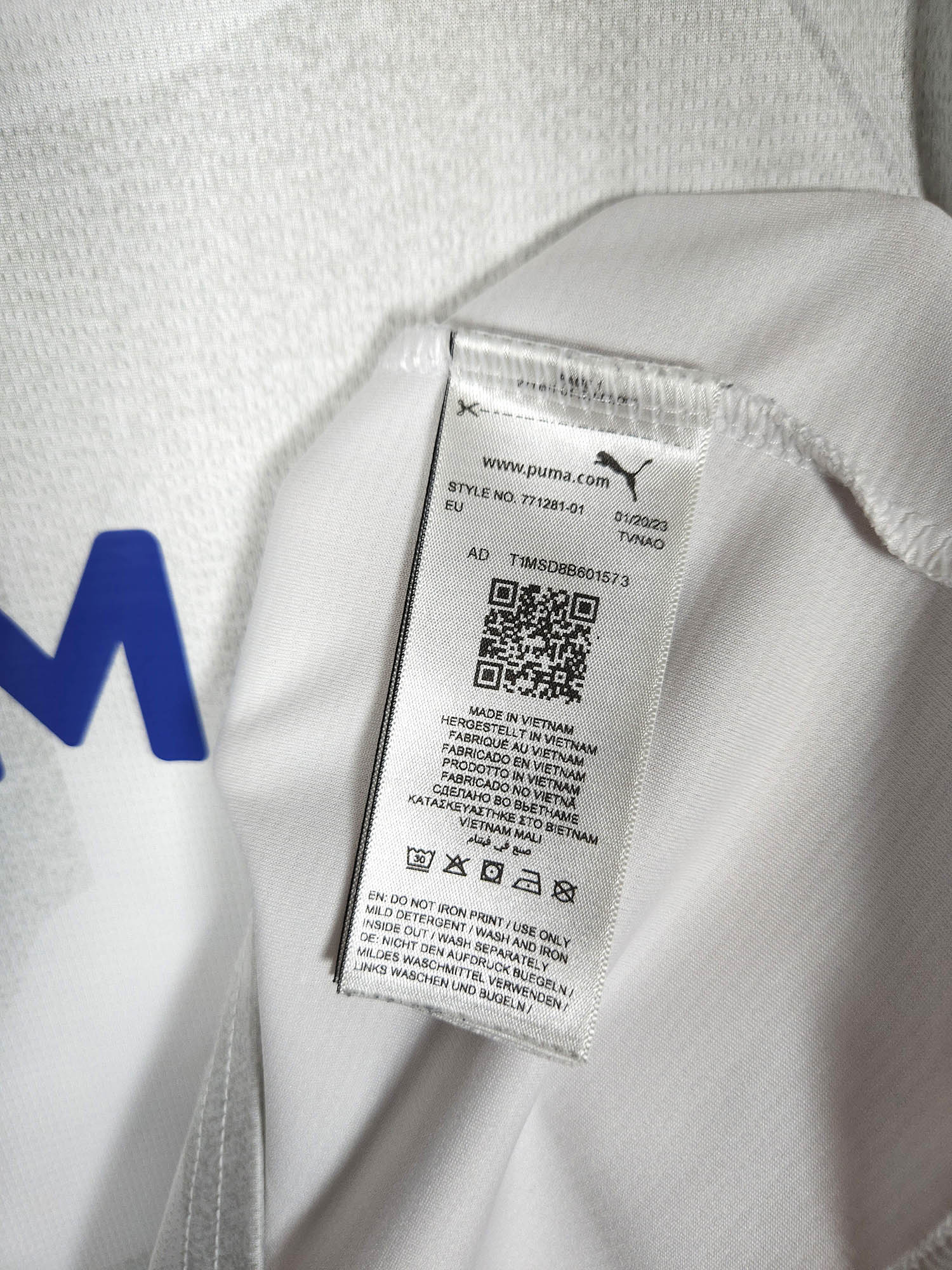 2023-24 Marseille Home Shirt Aubameyang #10 - detailed view