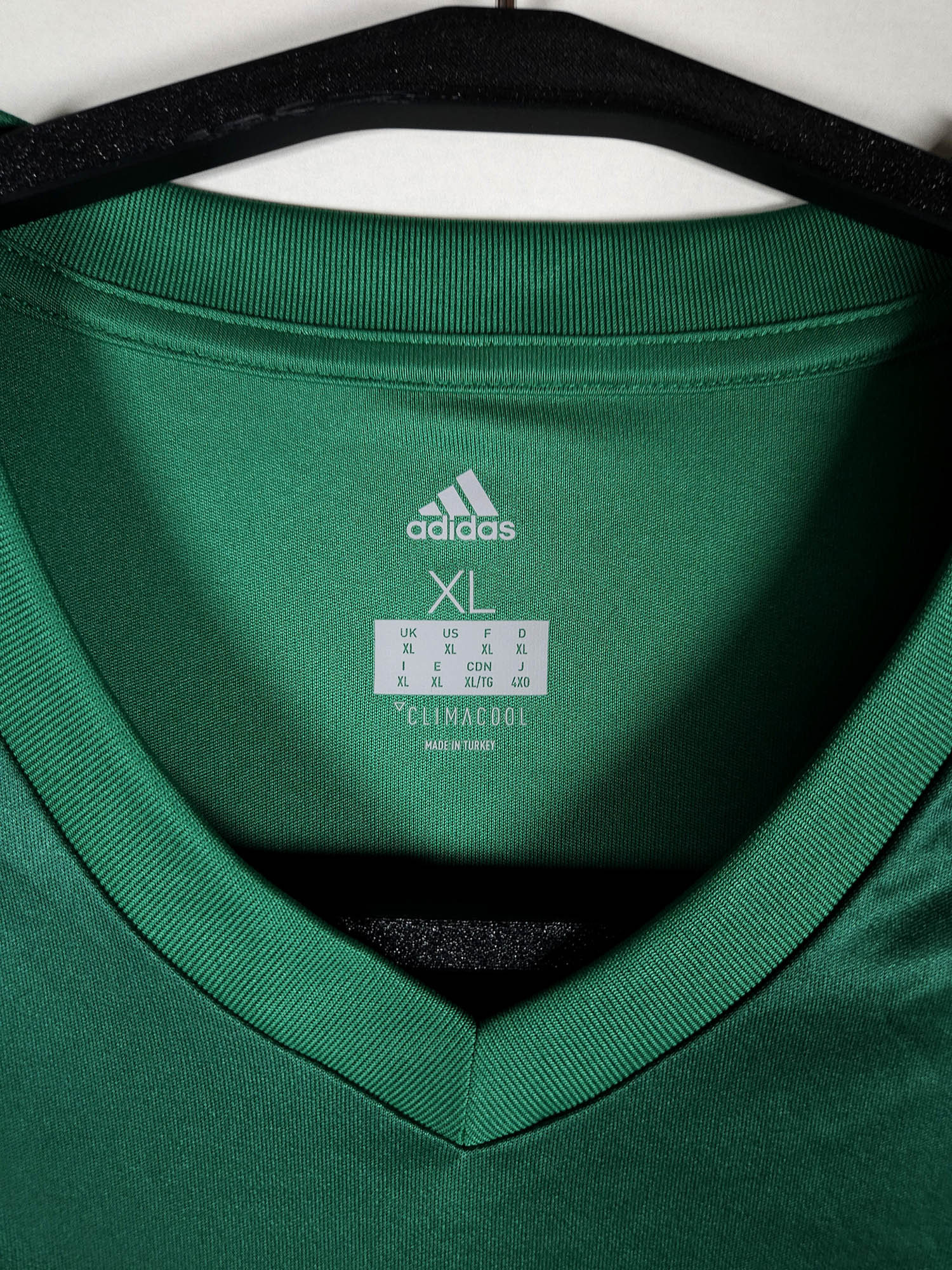 2017-18 Fenerbahce Third Shirt detailed view 4