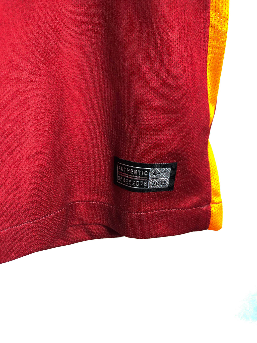 2015-16 Galatasaray Home Shirt Sneijder #10 - detailed view