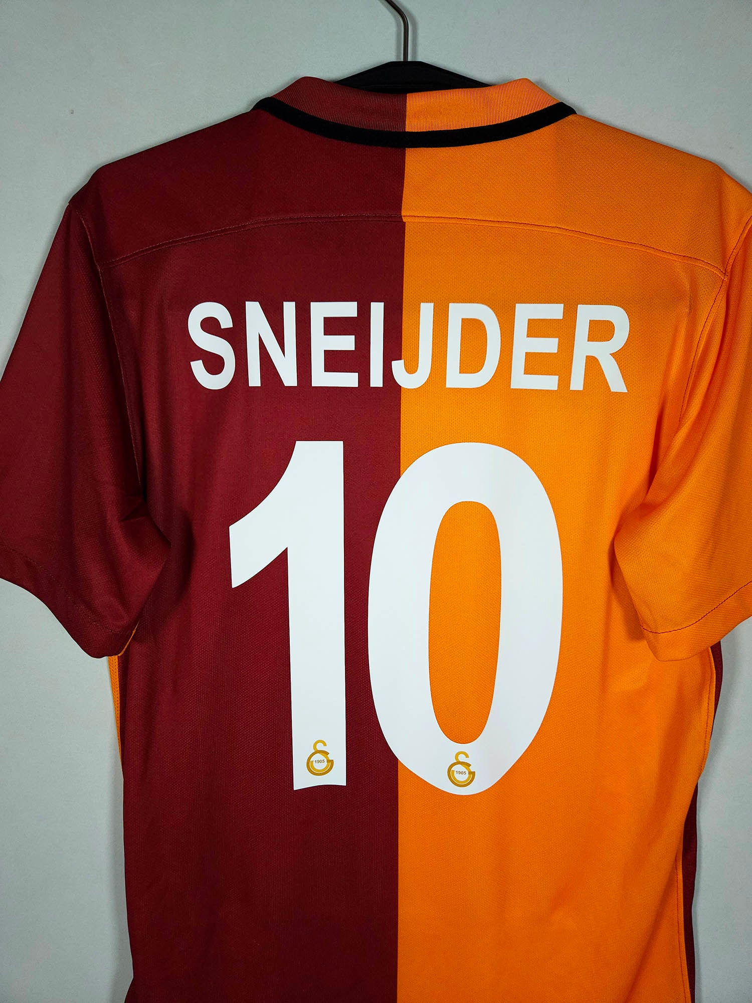 2015-16 Galatasaray Home Shirt Sneijder #10