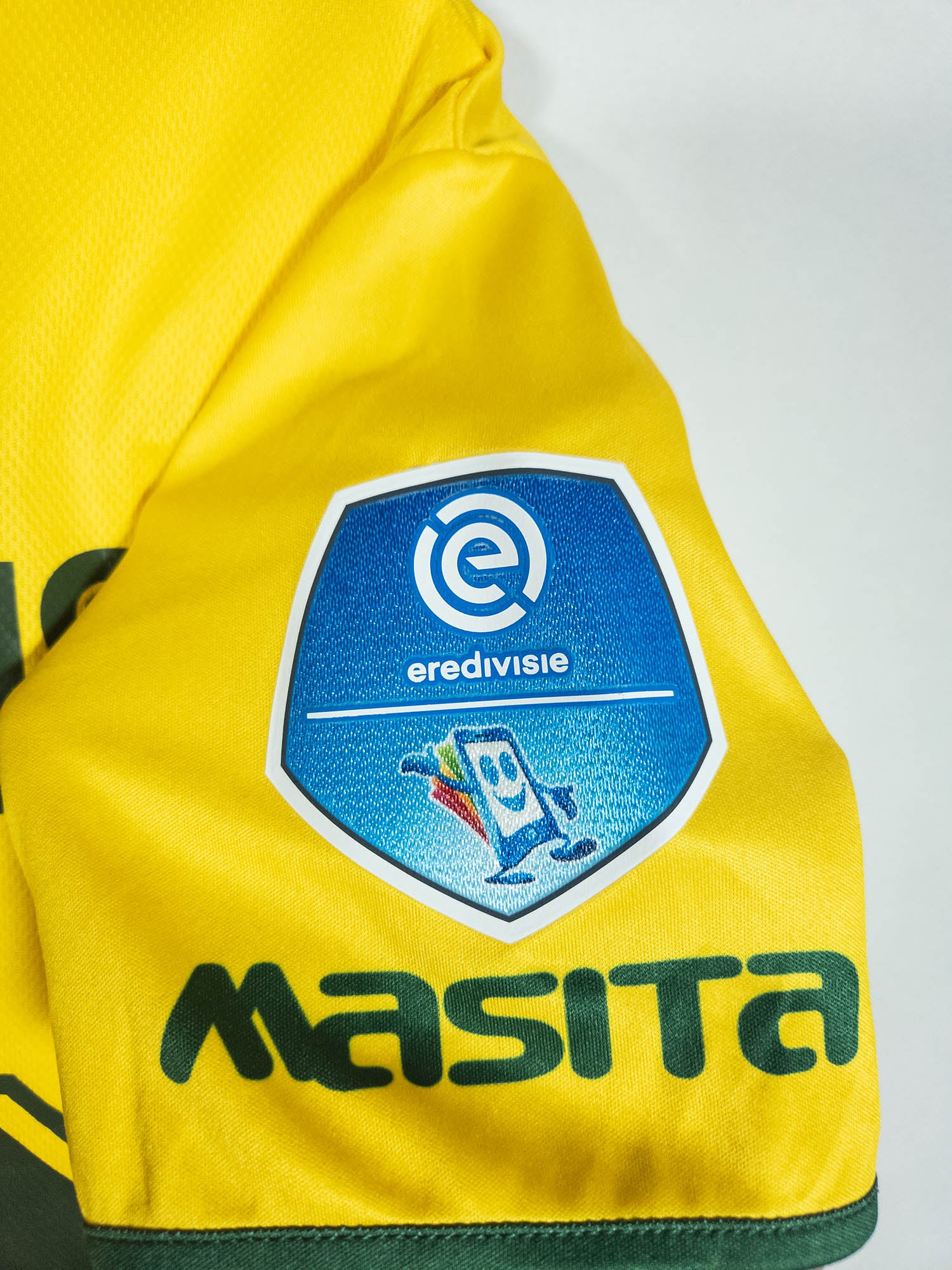 2020-21 Fortuna Sittard Home Shirt Seuntjens #10 detailed view 3