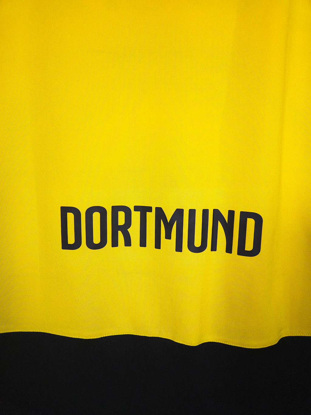 2015-16 Borussia Dortmund Home Shirt - detailed view