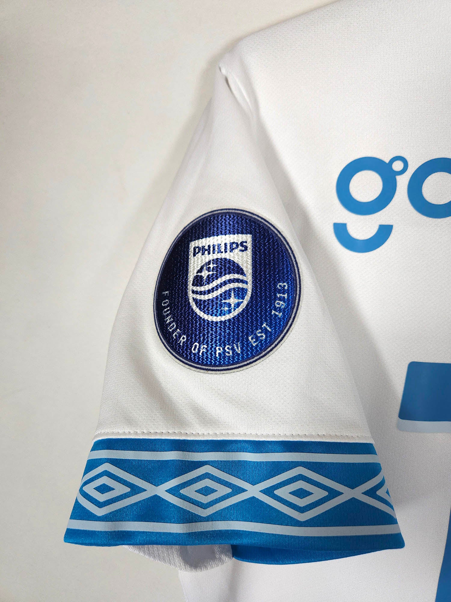 2018-19 PSV Away Shirt Bergwijn #17 detailed view 2