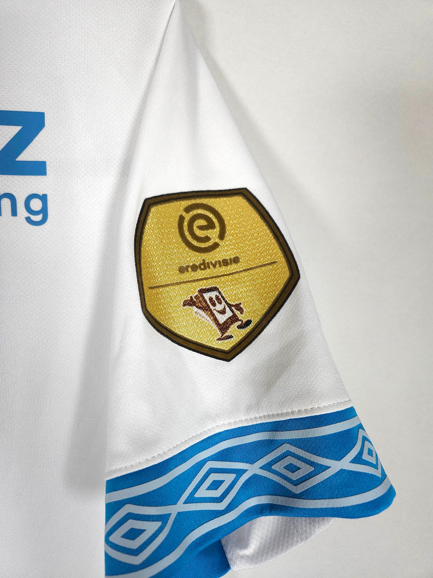 2018-19 PSV Away Shirt Bergwijn #17 detailed view 3