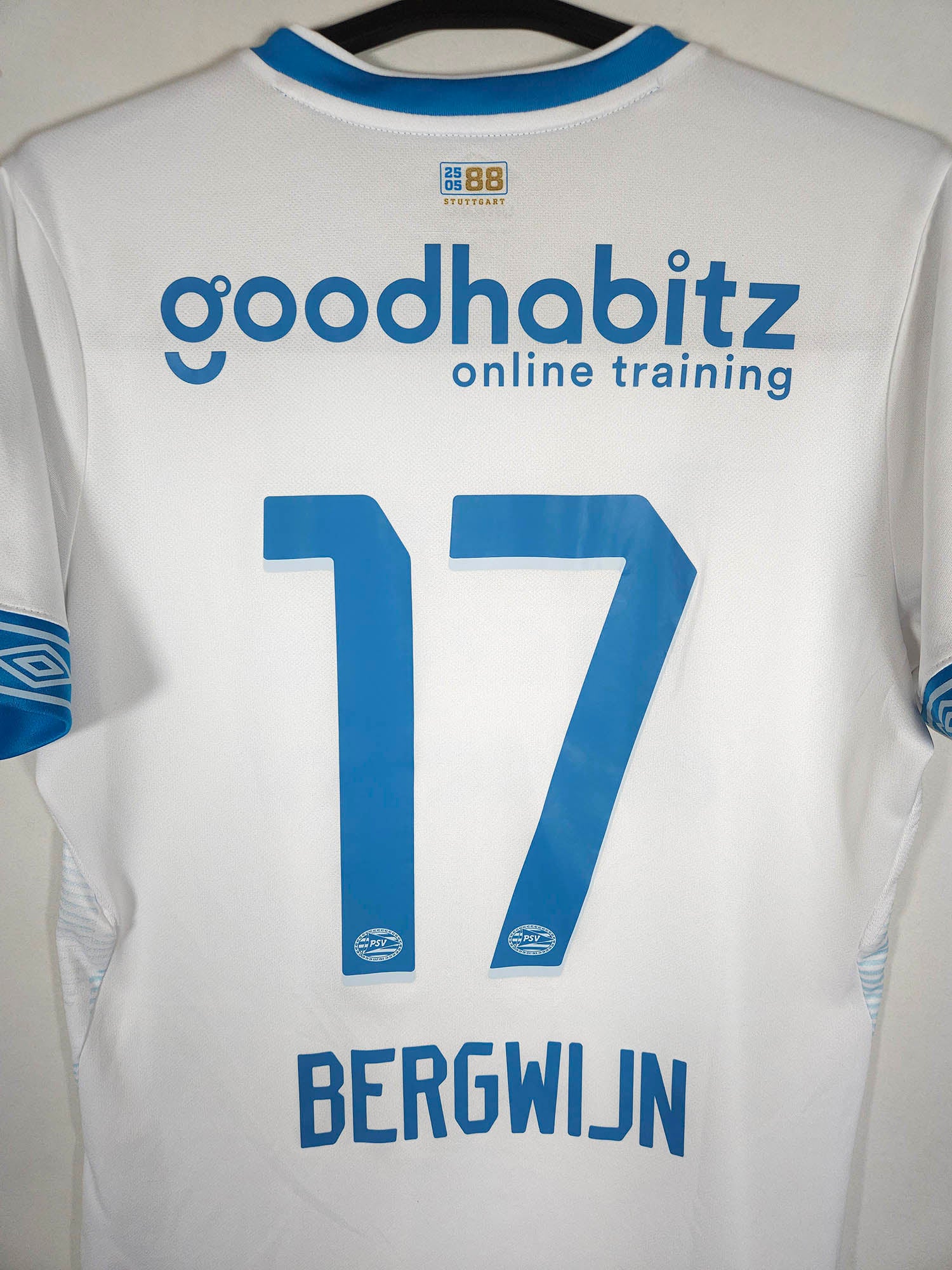 2018-19 PSV Away Shirt Bergwijn #17 detailed view 4