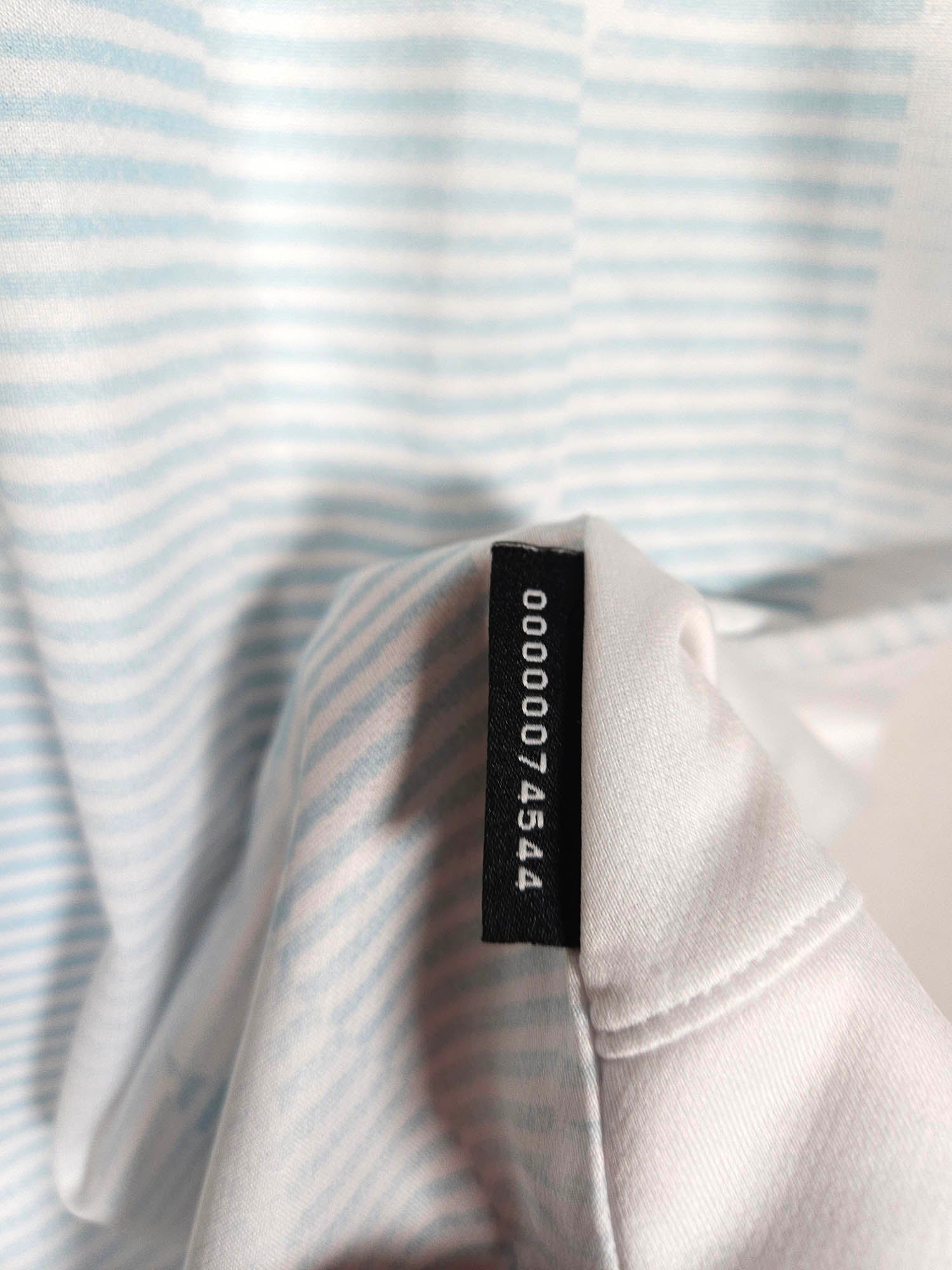 2018-19 PSV Away Shirt Bergwijn #17 detailed view 6