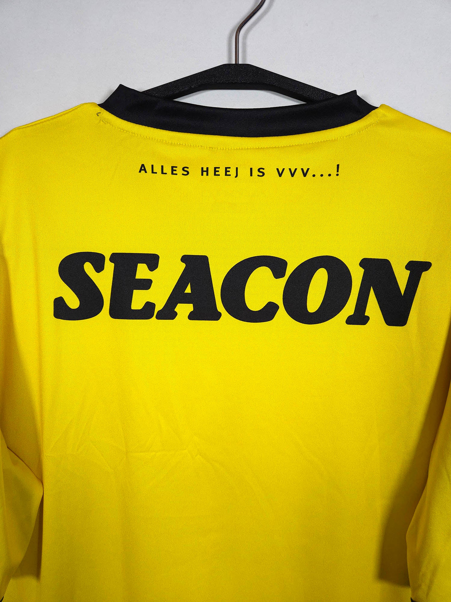 2017-18 VVV-Venlo Home Shirt detailed view 2