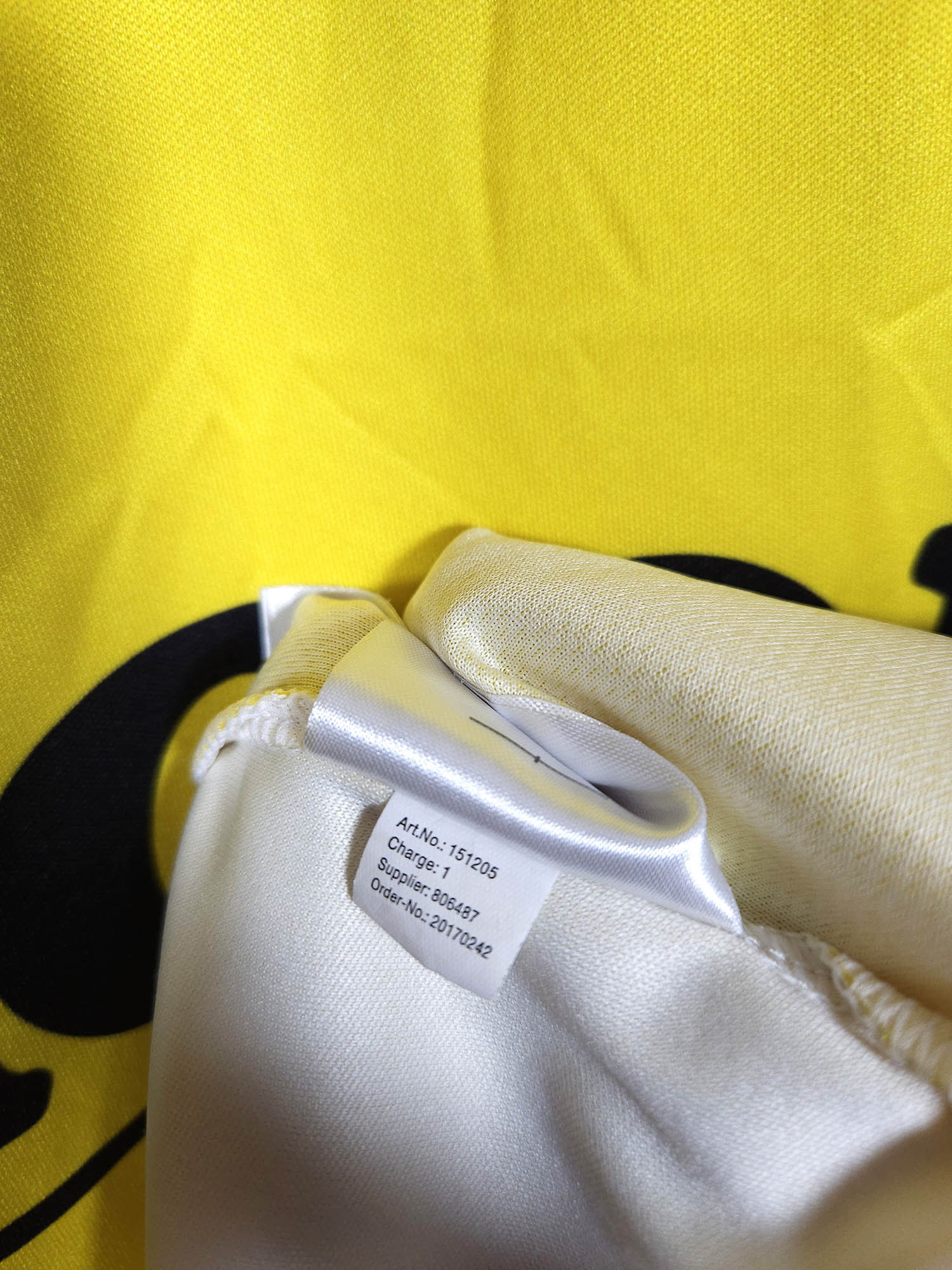 2017-18 VVV-Venlo Home Shirt detailed view 3