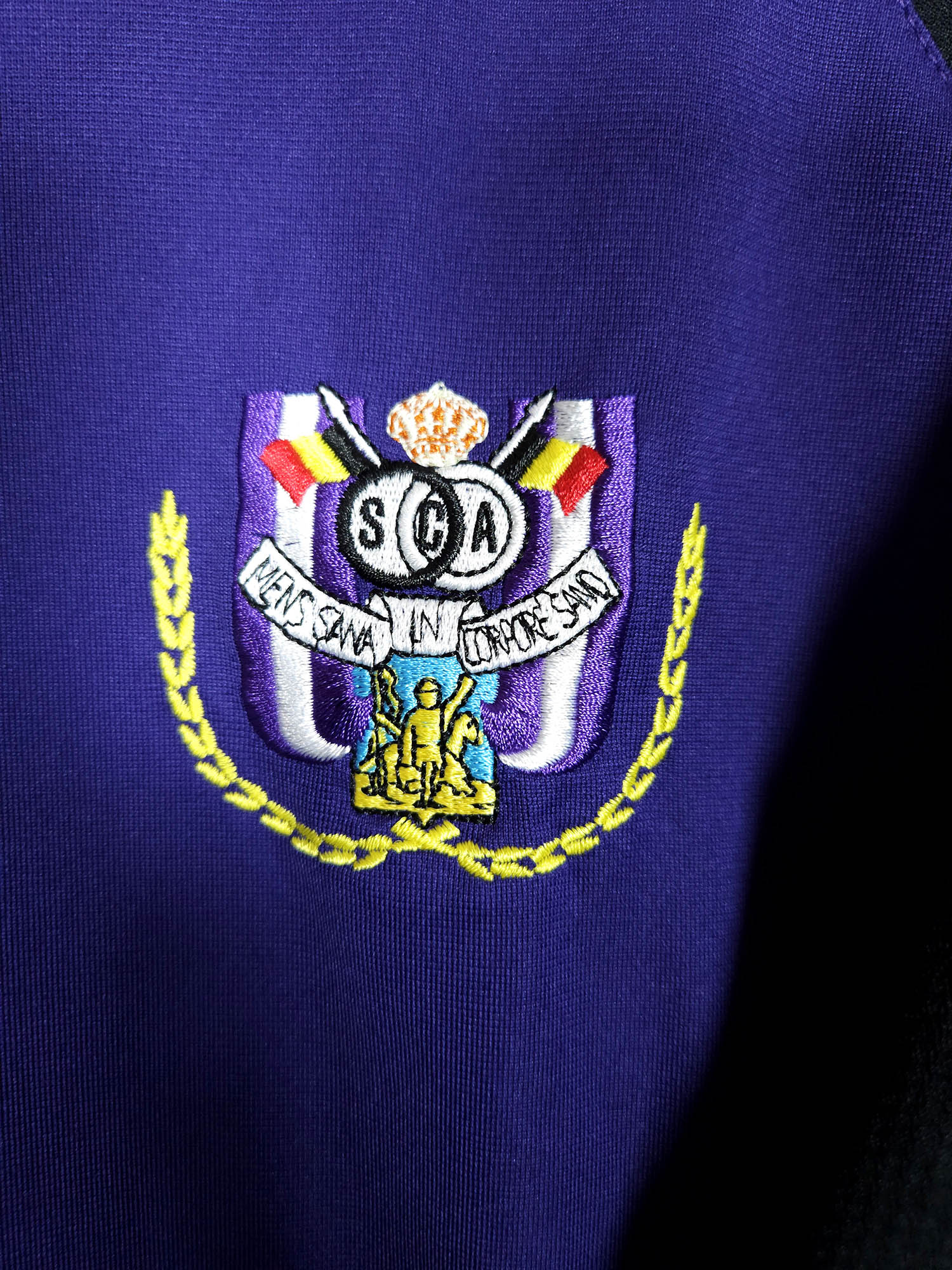 2005-06 Anderlecht Training Shirt detailed view 2