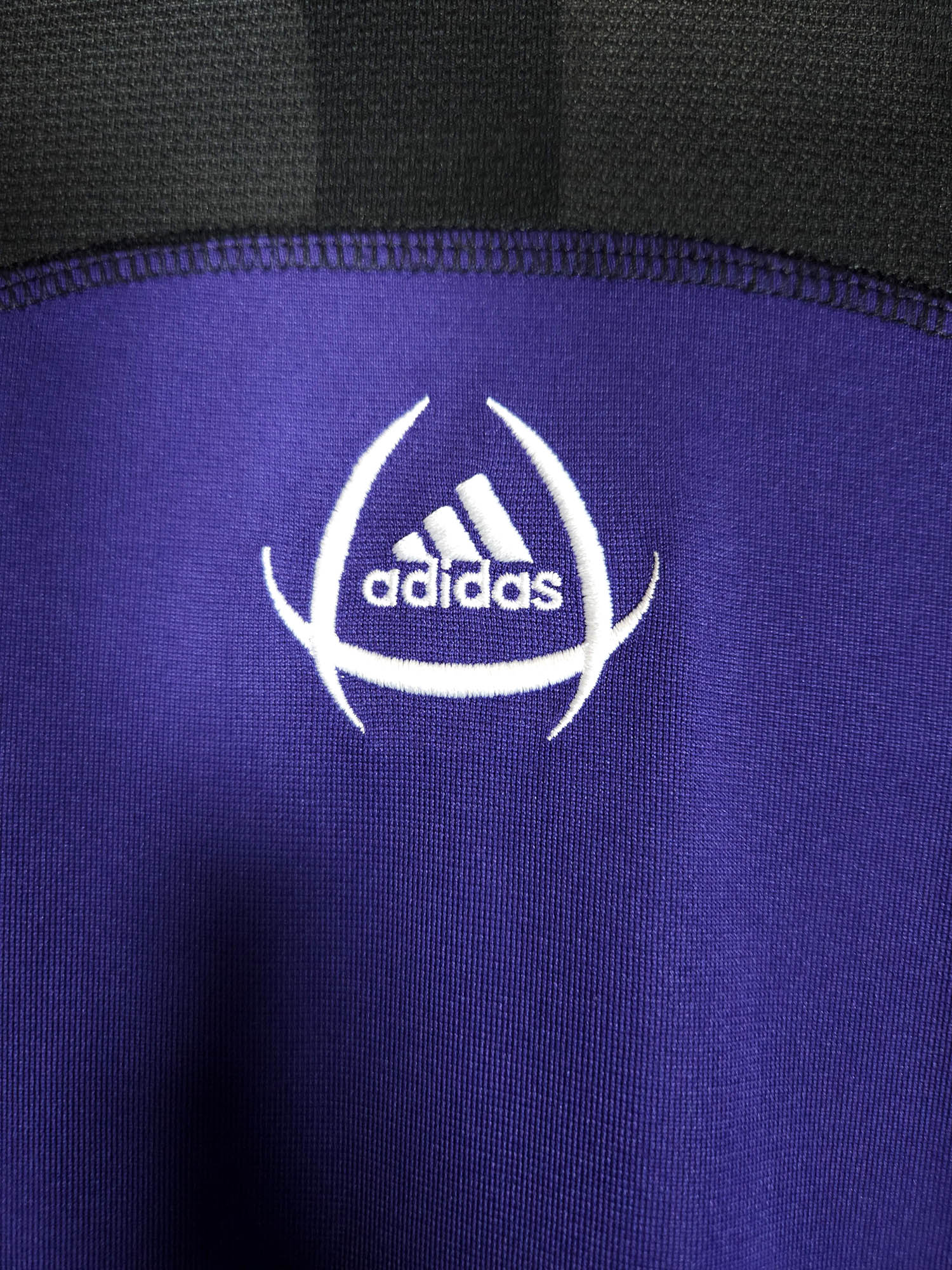 2005-06 Anderlecht Training Shirt detailed view 4