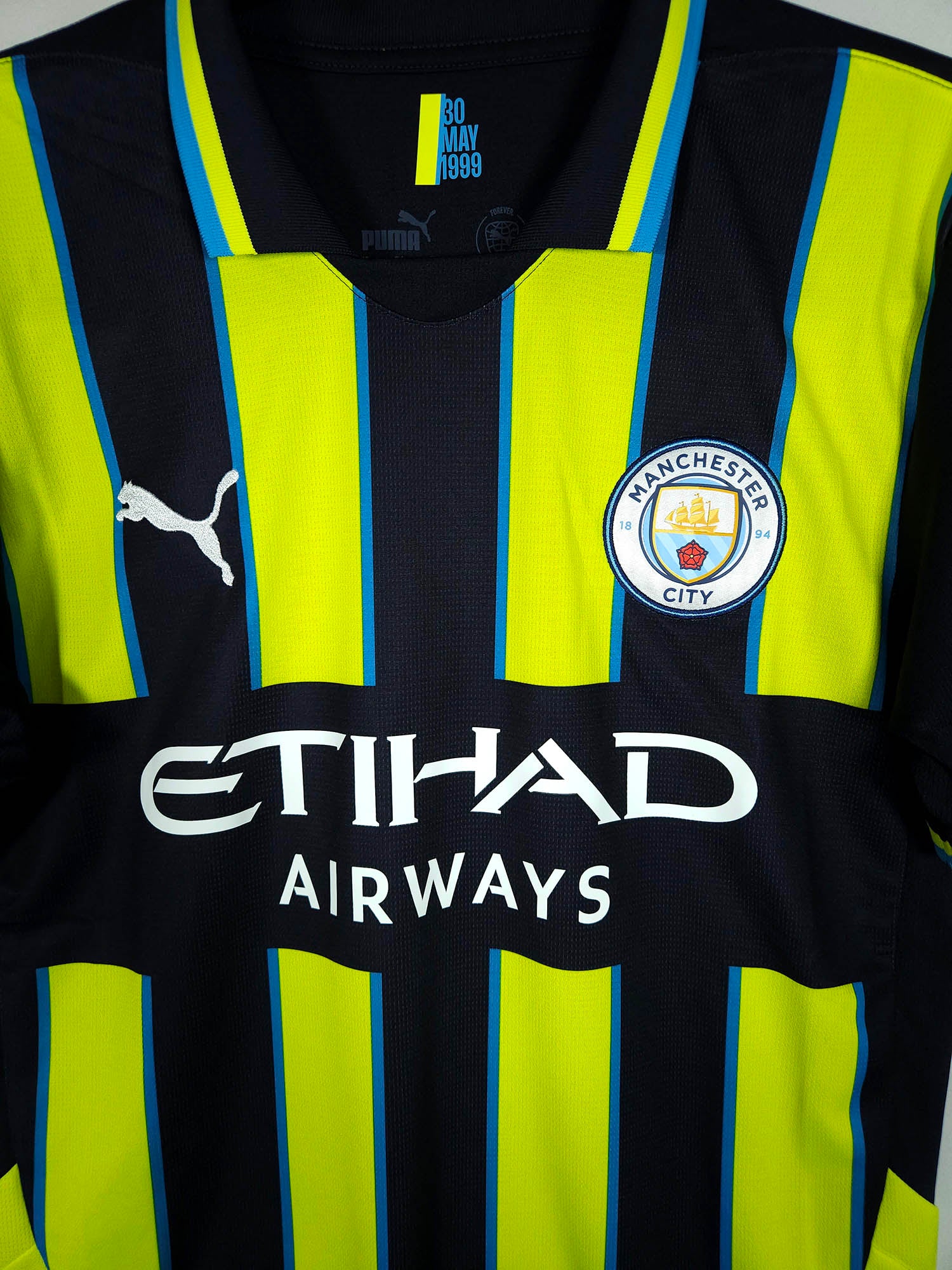 2024-25 Manchester City Away Shirt Haaland #9 - detailed view