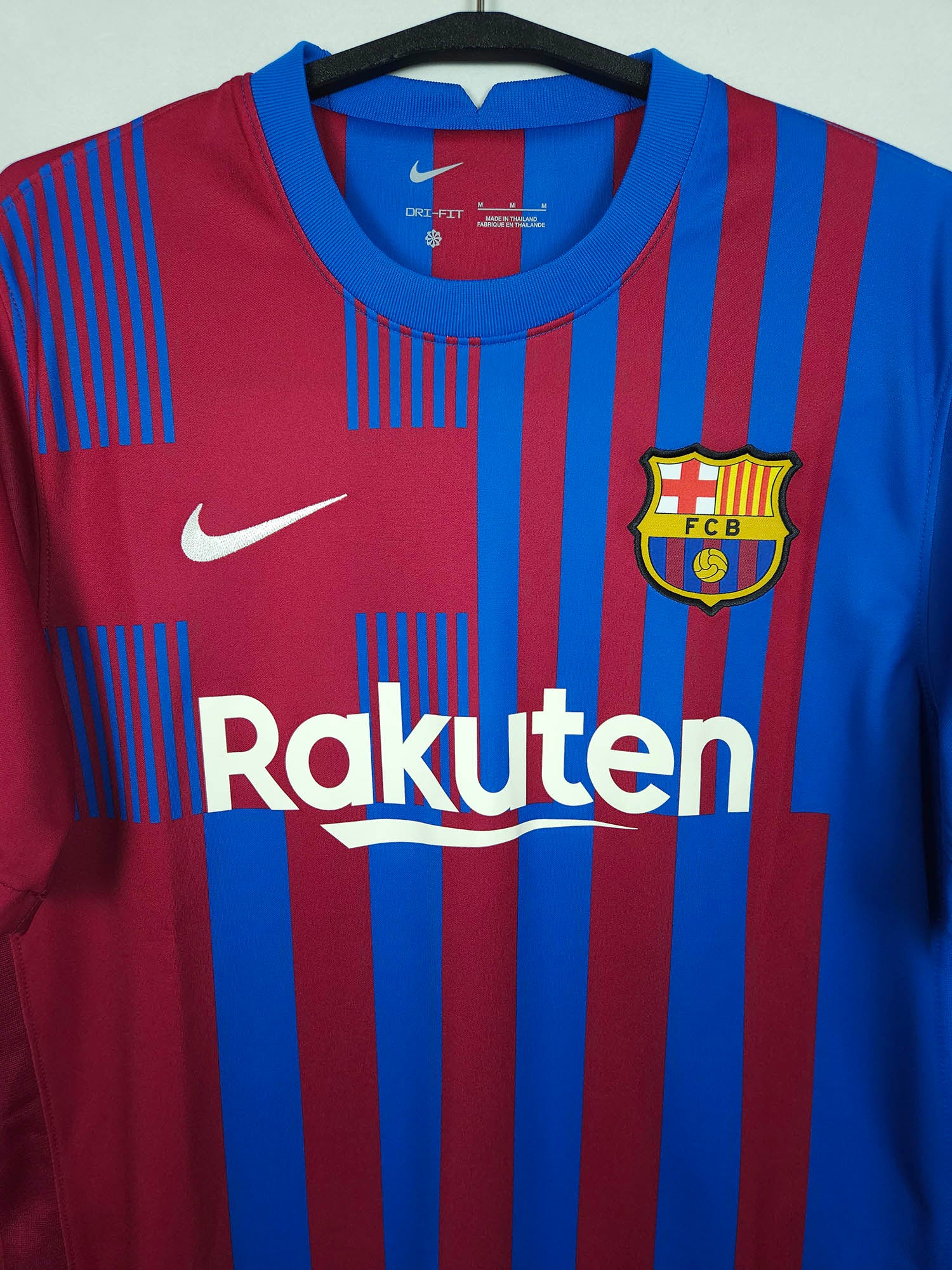 2021-22 Barcelona Home Shirt Memphis #9