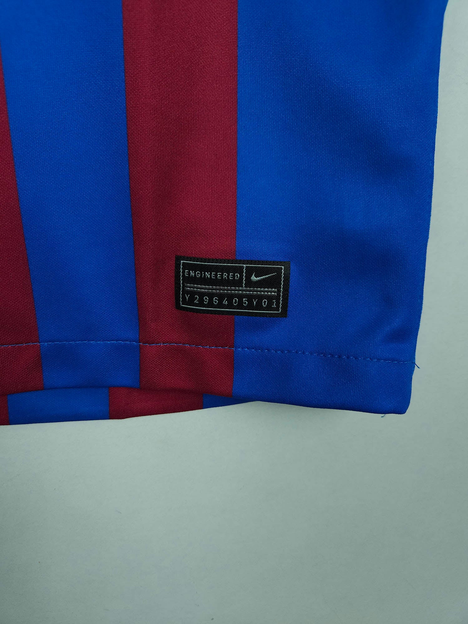 2021-22 Barcelona Home Shirt Memphis #9