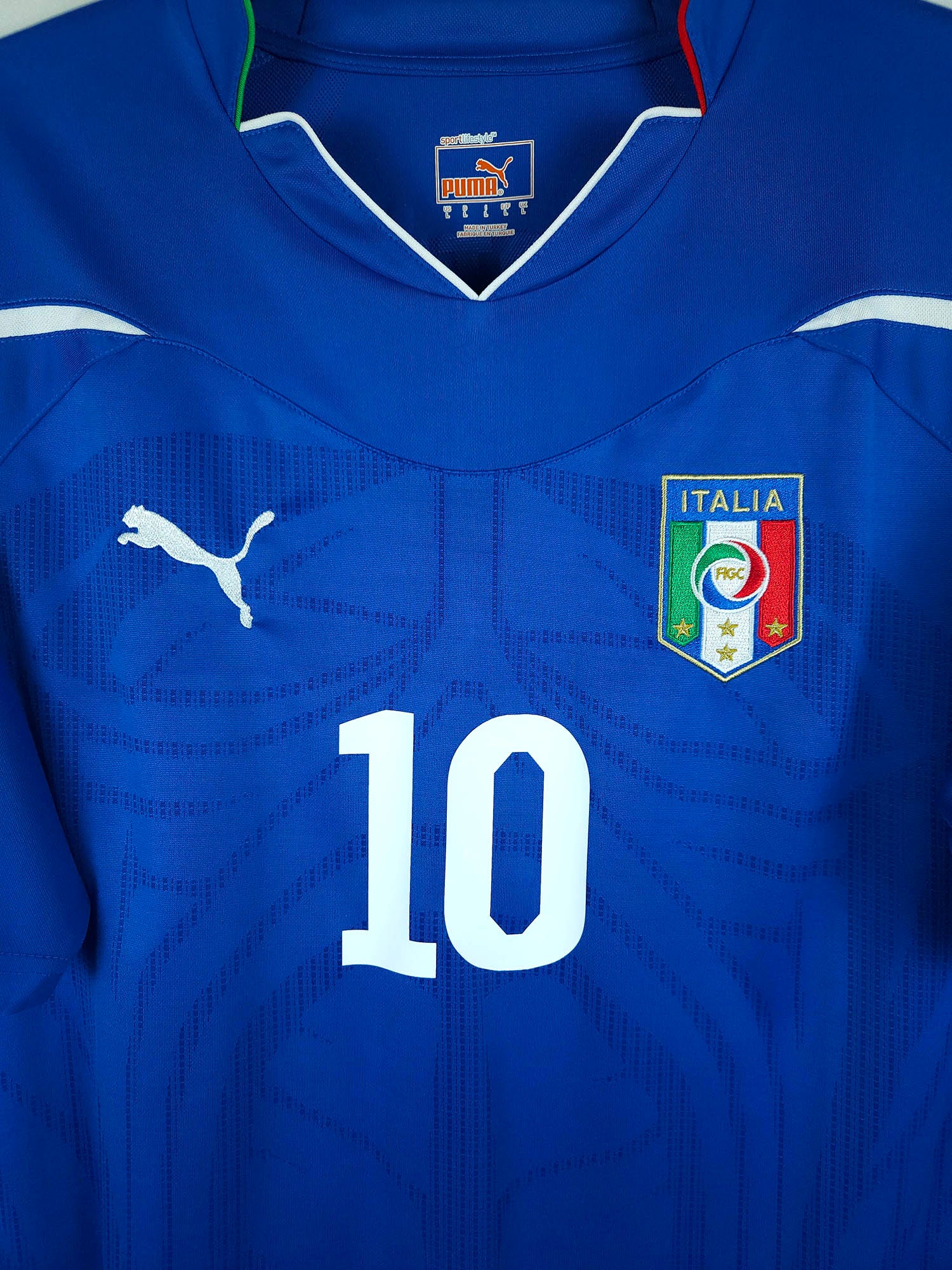2010-12 Italy Home Shirt Totti #10