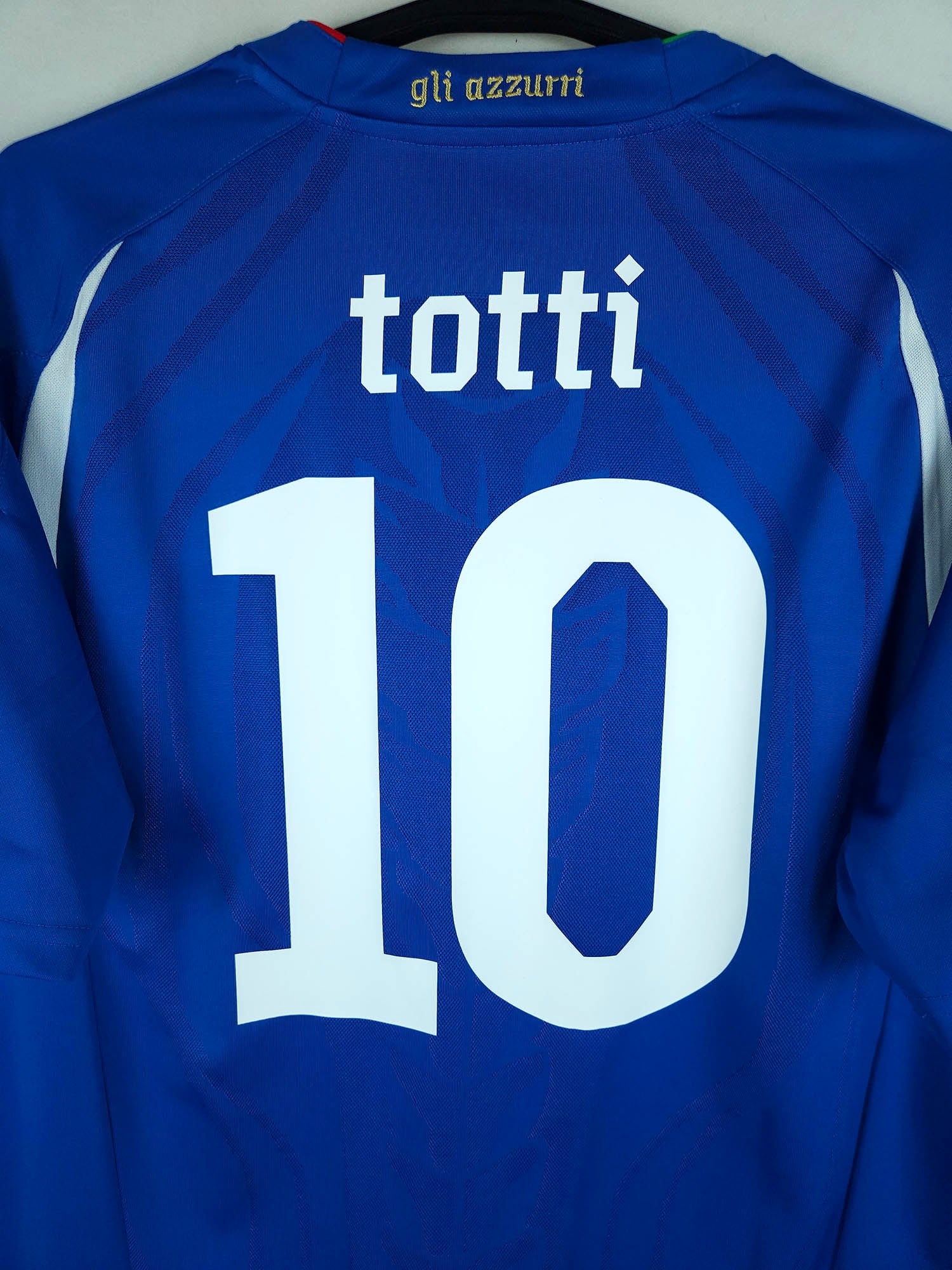 2010-12 Italy Home Shirt Totti #10