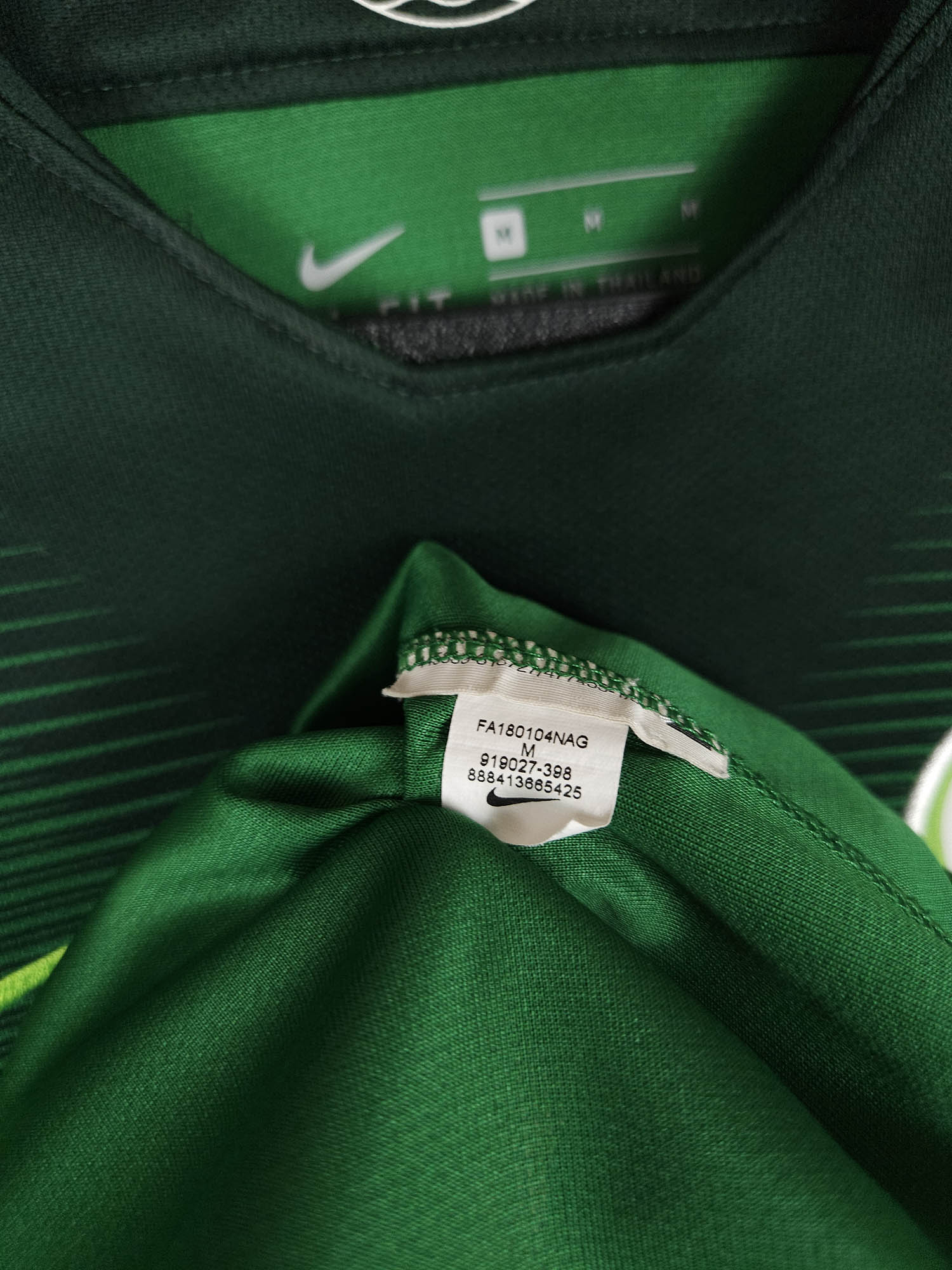 2018-19 Wolfsburg Home Shirt Weghorst #9