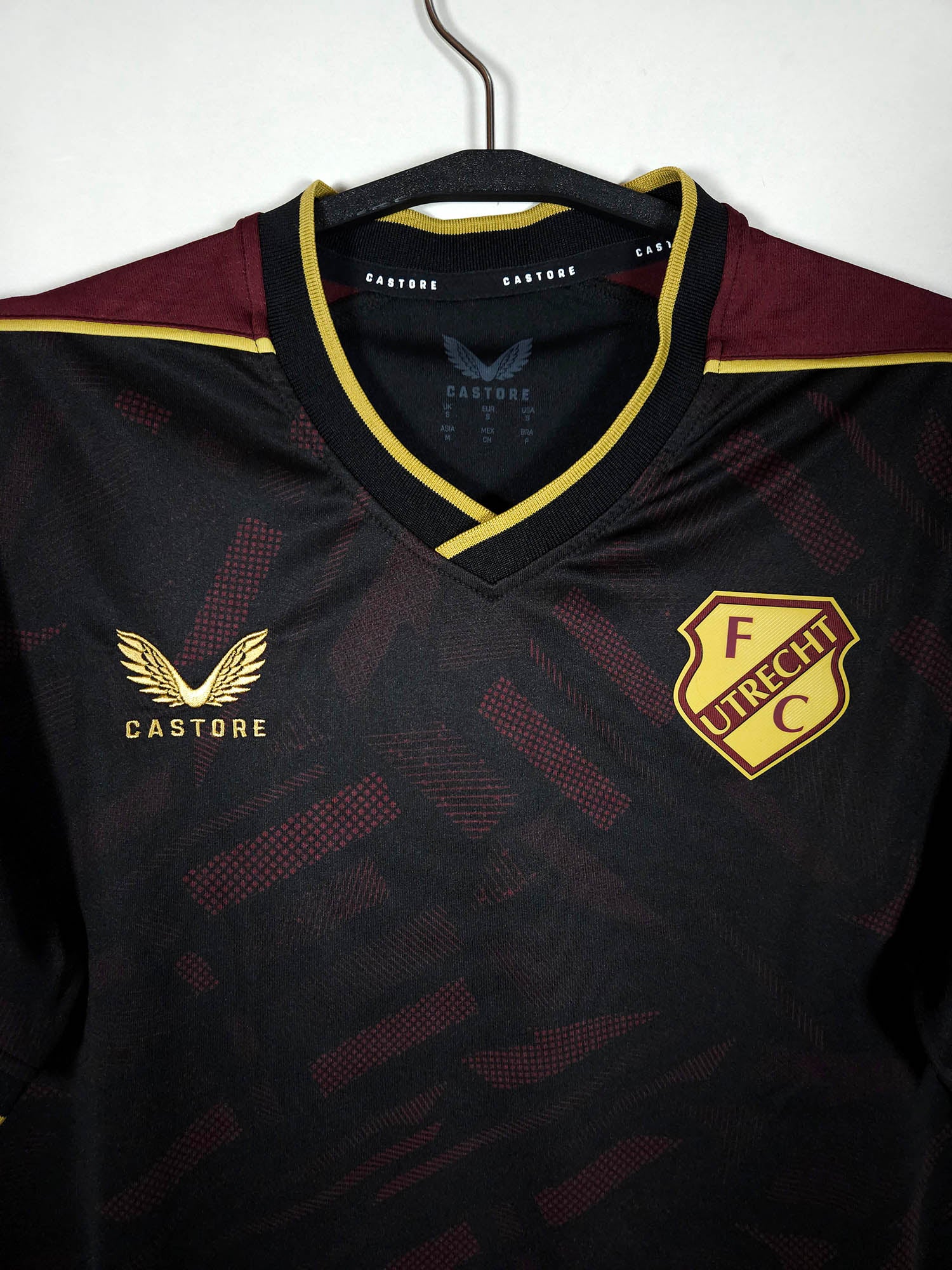 2023-24 Utrecht Away Shirt