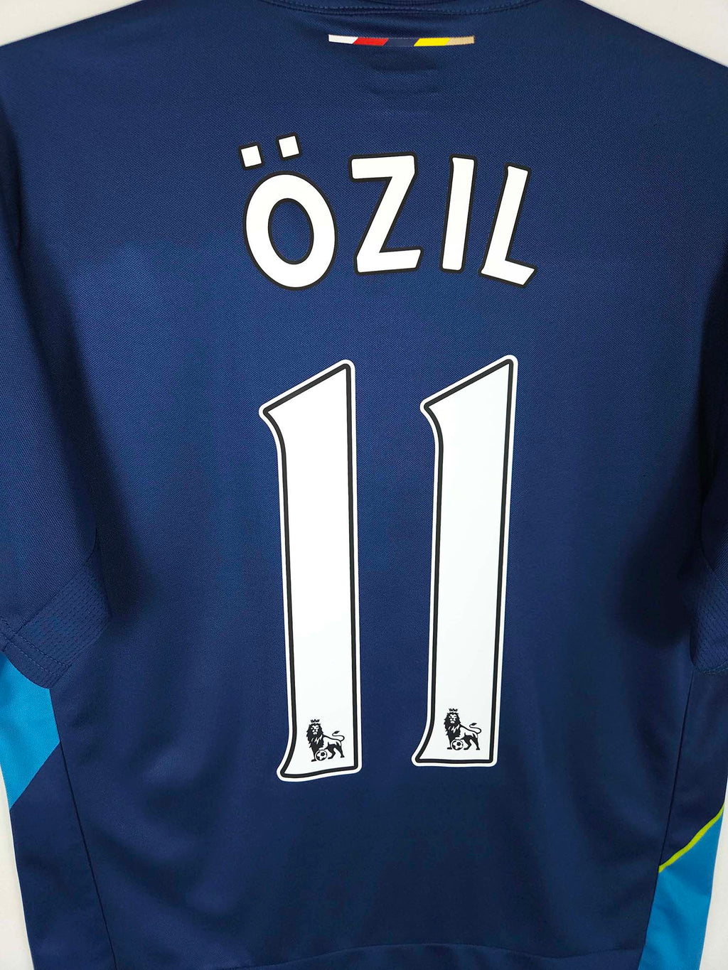 2014-15 Arsenal Third Shirt Ozil #11