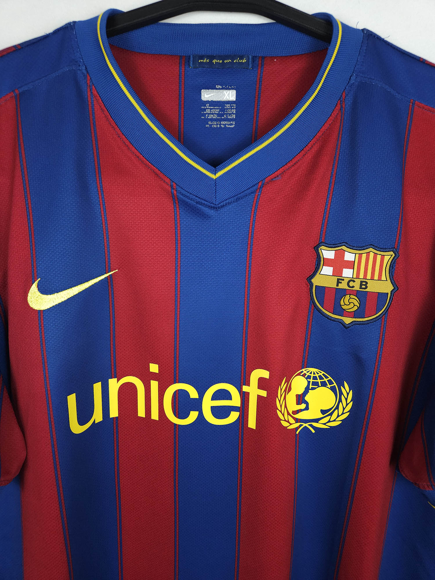 2009-10 Barcelona Home Shirt Messi #10 - detailed view