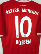 2013-14 Bayern Munich Home Shirt Robben #10