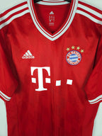 2013-14 Bayern Munich Home Shirt Robben #10