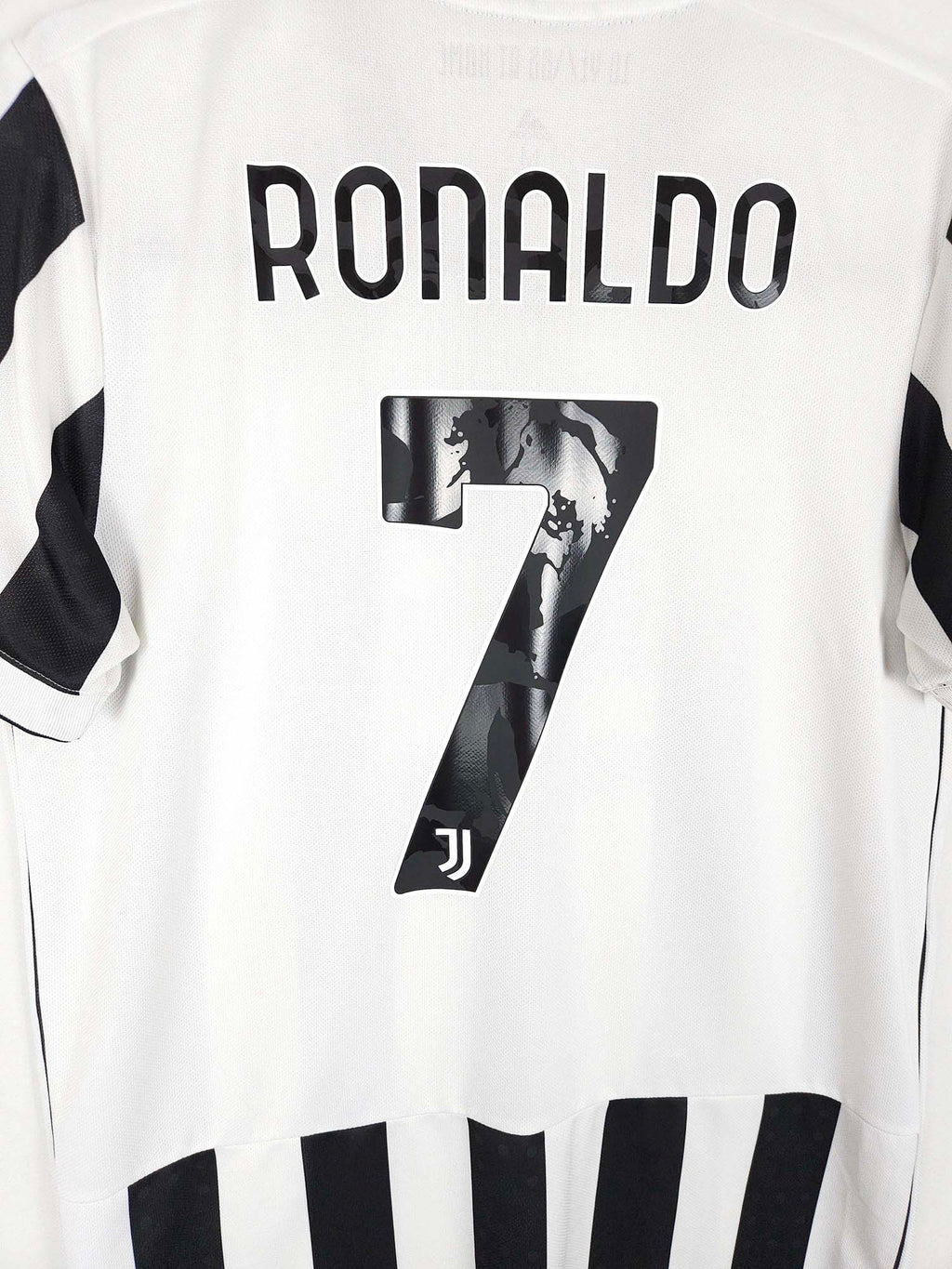 2021-22 Juventus Home Shirt Ronaldo #7