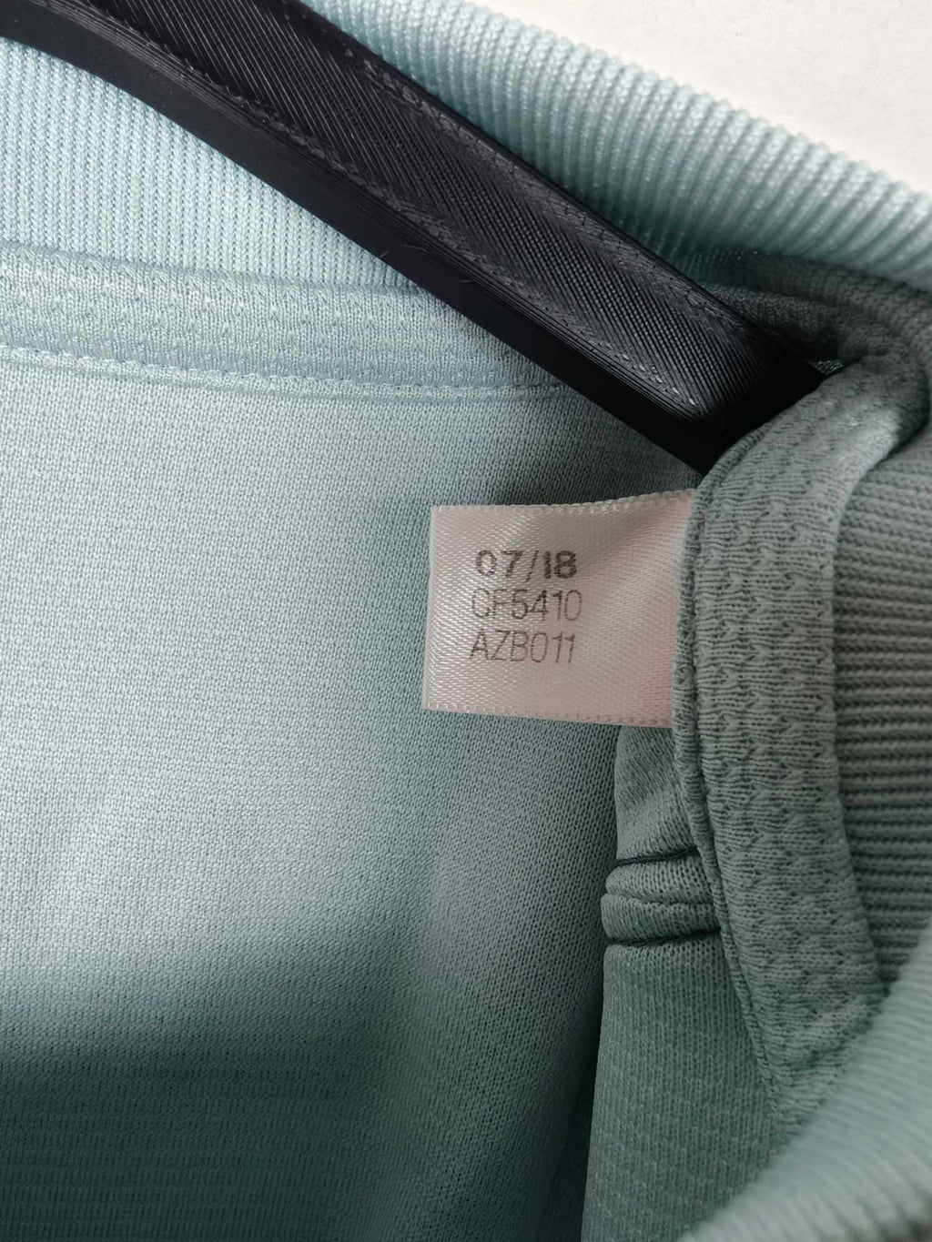 2018-19 Bayern Munich Away Shirt - detailed view