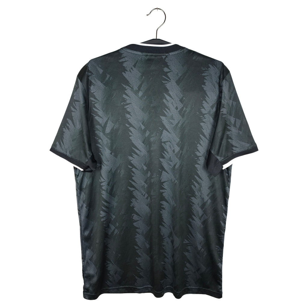2022-23 Juventus Away Shirt - back view