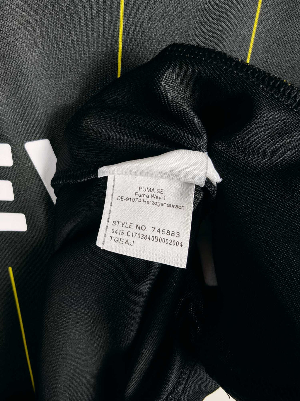 2014-16 Borussia Dortmund Away Shirt