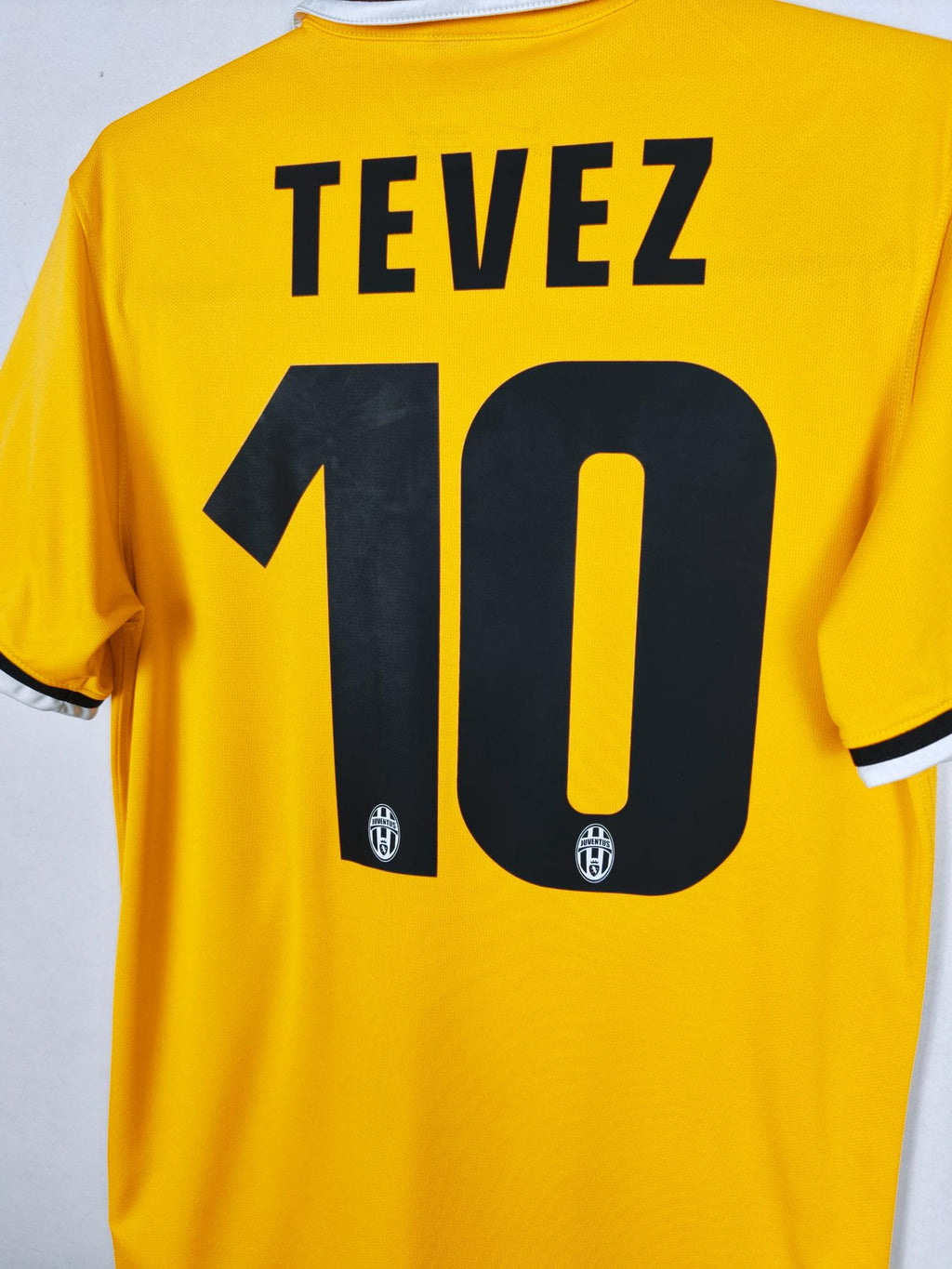 2013-14 Juventus Away Shirt Tevez #10 - detailed view