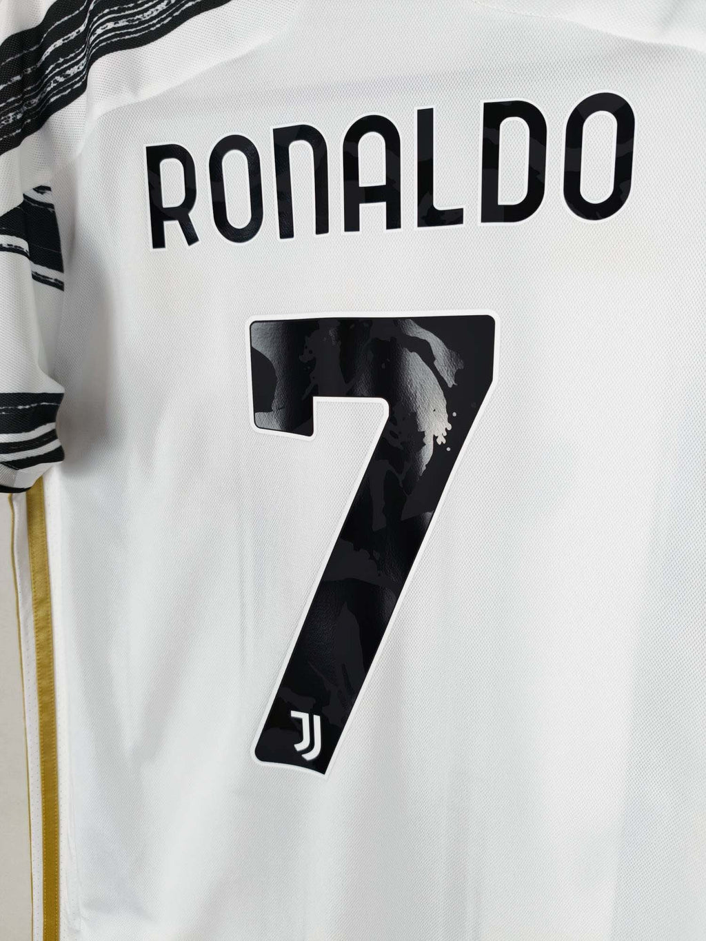 2020-21 Juventus Home Shirt Ronaldo #7 - detailed view