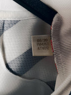 2020-21 Manchester United Third Shirt B. Fernandes #18 - detailed view