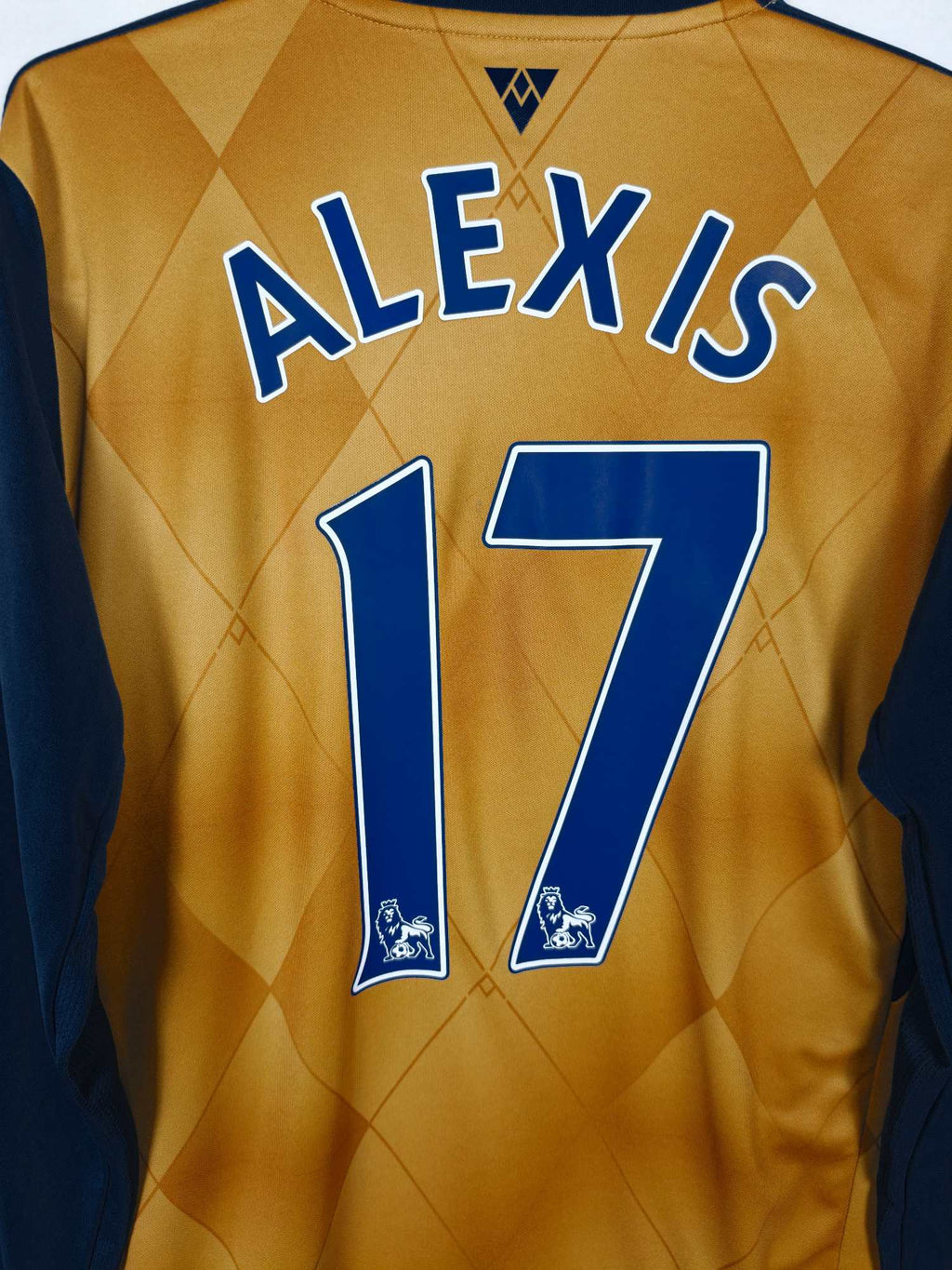 2015-16 Arsenal Away Shirt Alexis #17 (LS)