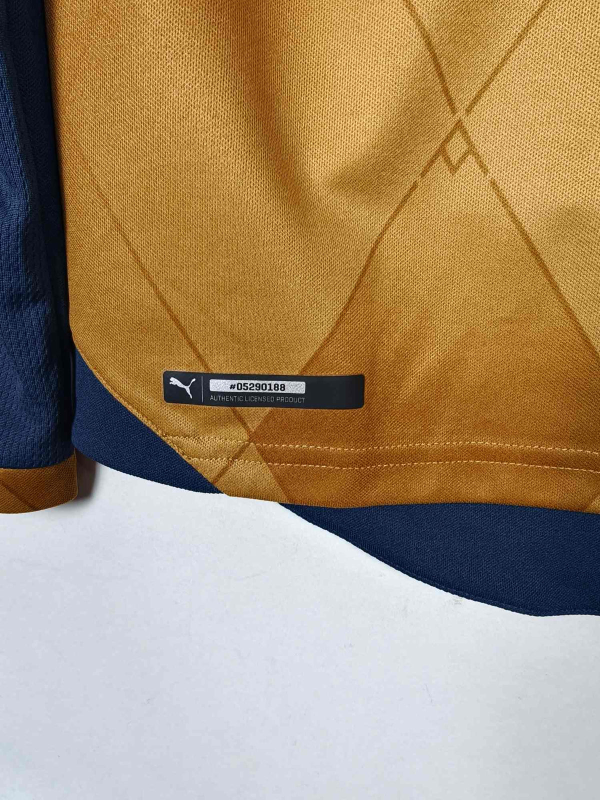 2015-16 Arsenal Away Shirt Alexis #17 (LS)