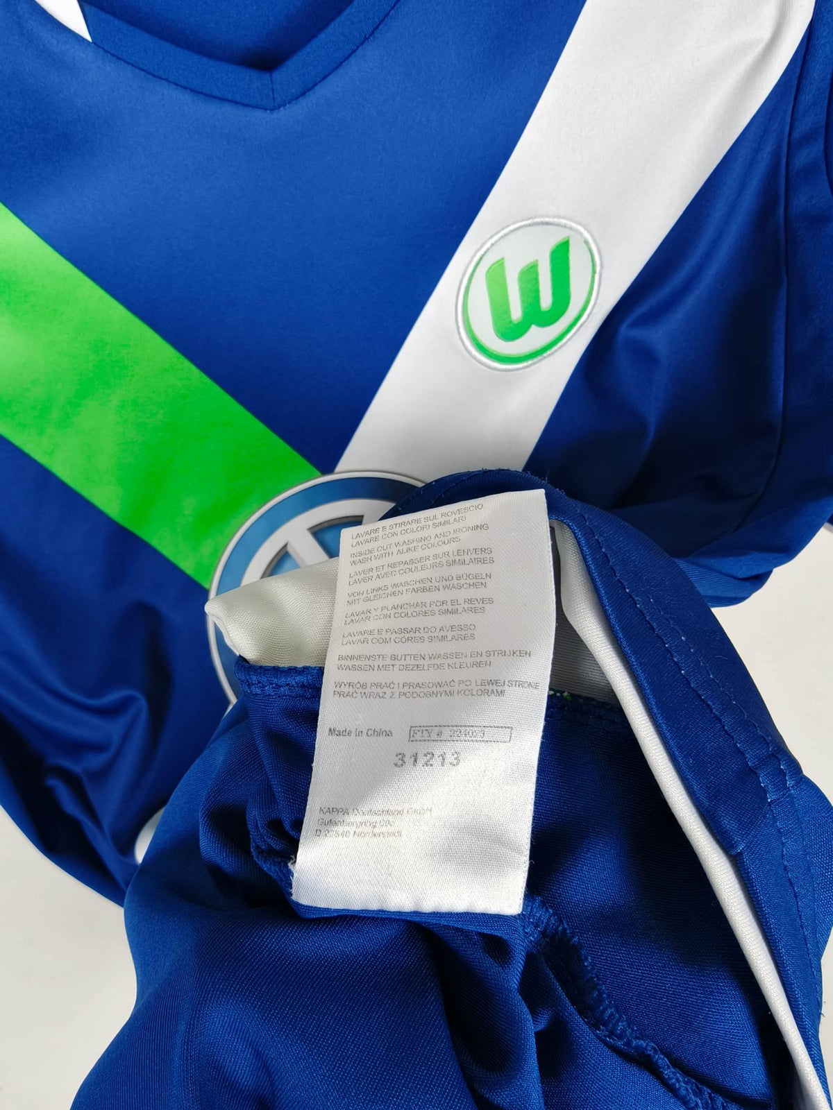 2014-15 Wolfsburg Third Shirt Vierinha #8