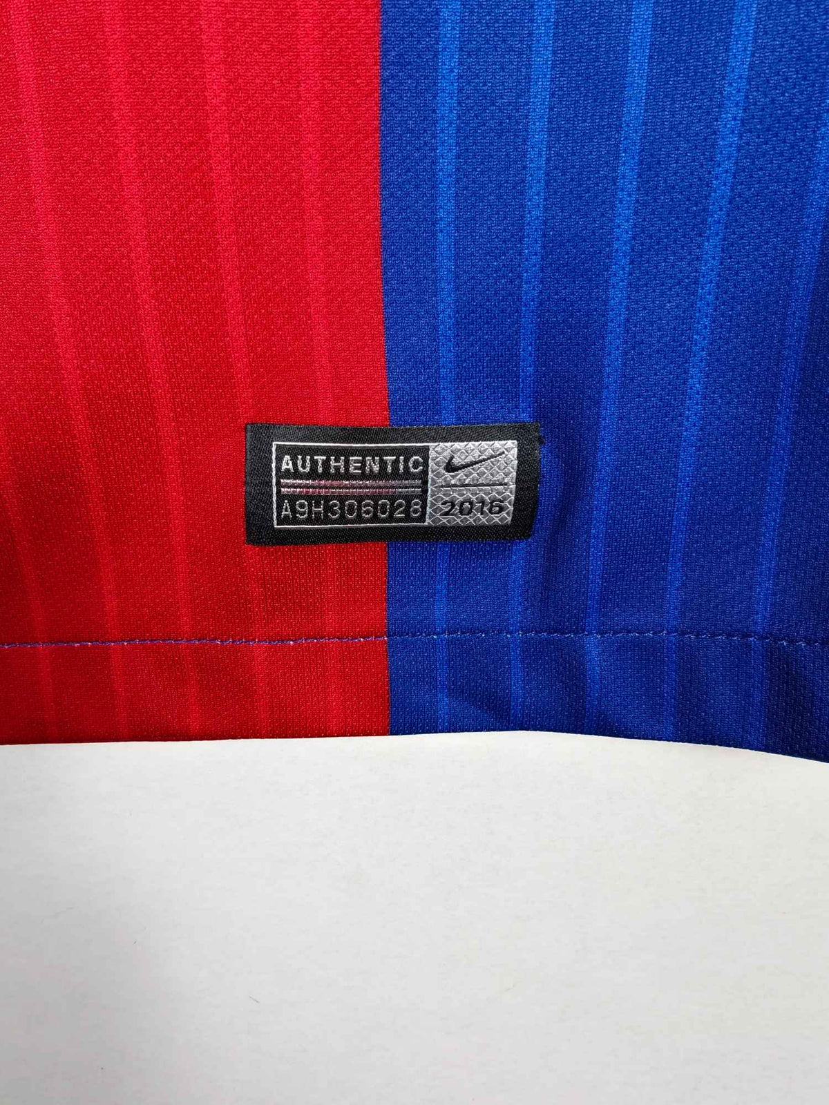 2016-17 Barcelona Home Shirt Suárez #9