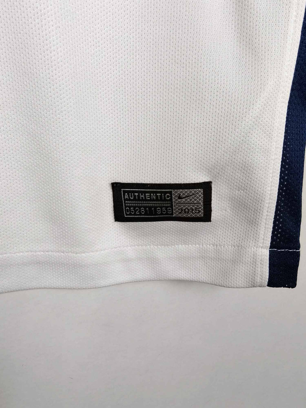 2015-16 Paris Saint-Germain Away Shirt Maxwell #17