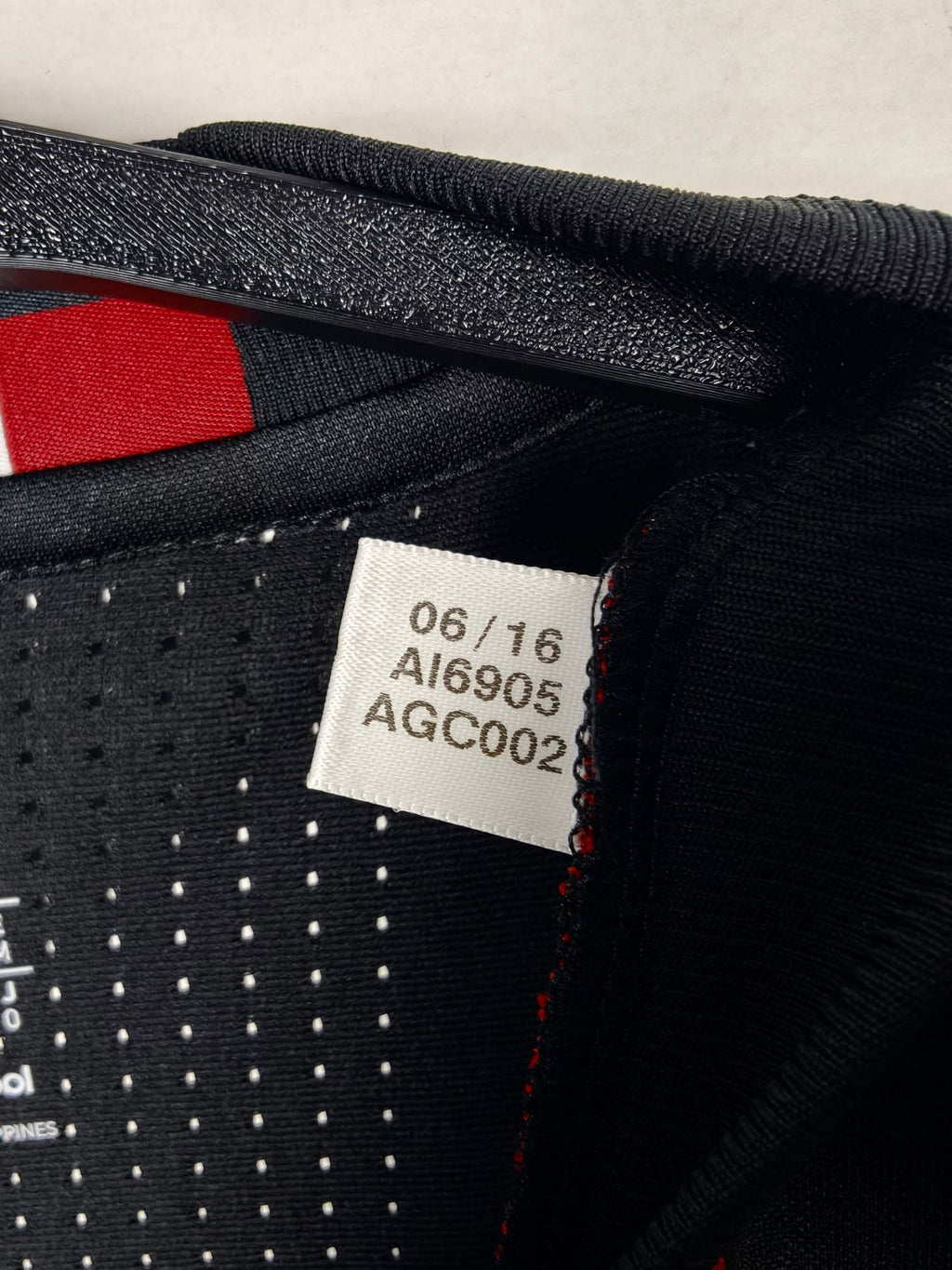 2016-17 AC Milan Home Shirt Bonaventura #5 (Pro)