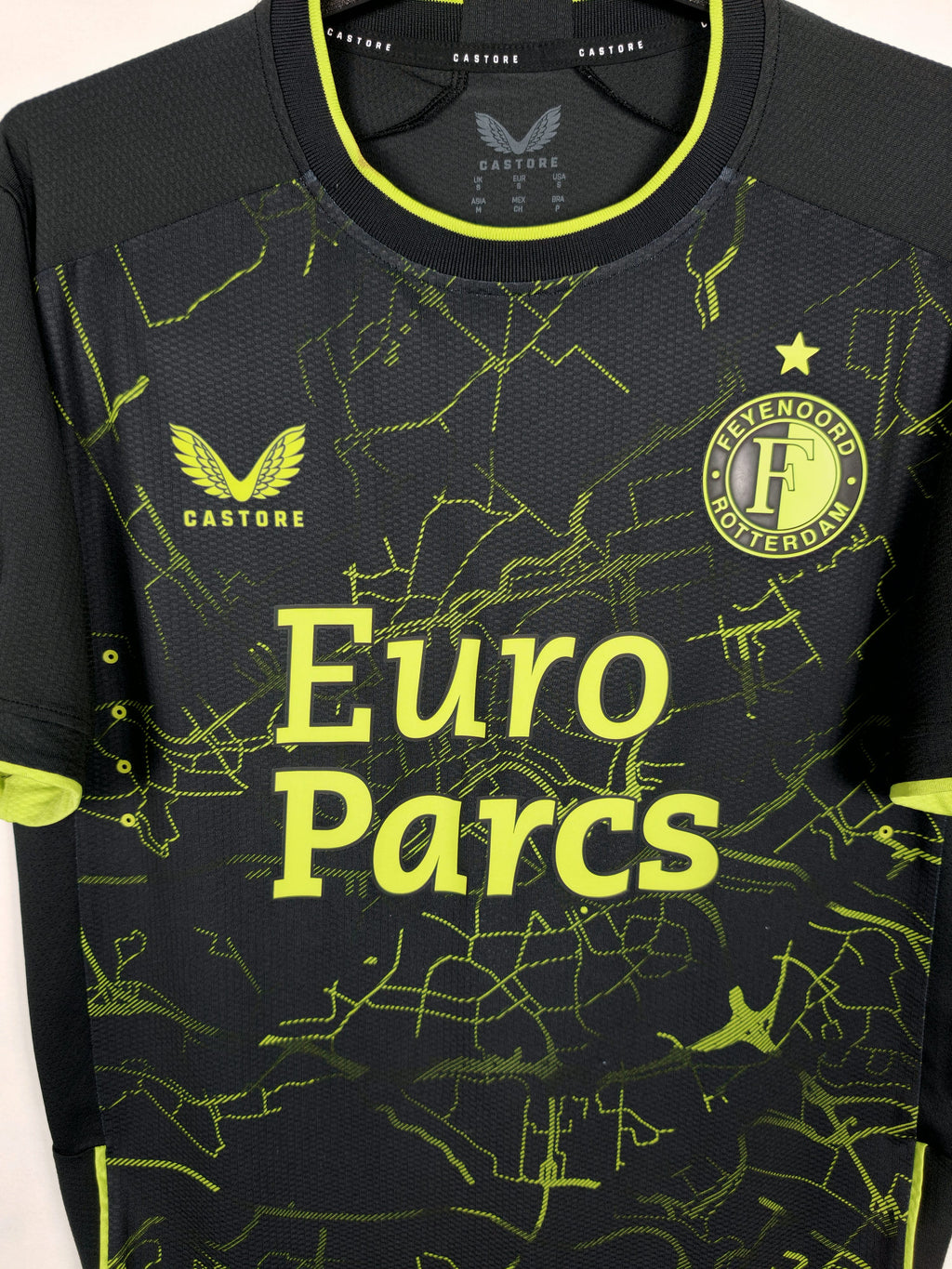 2023-24 Feyenoord Fourth Shirt Stengs #10 (Pro)