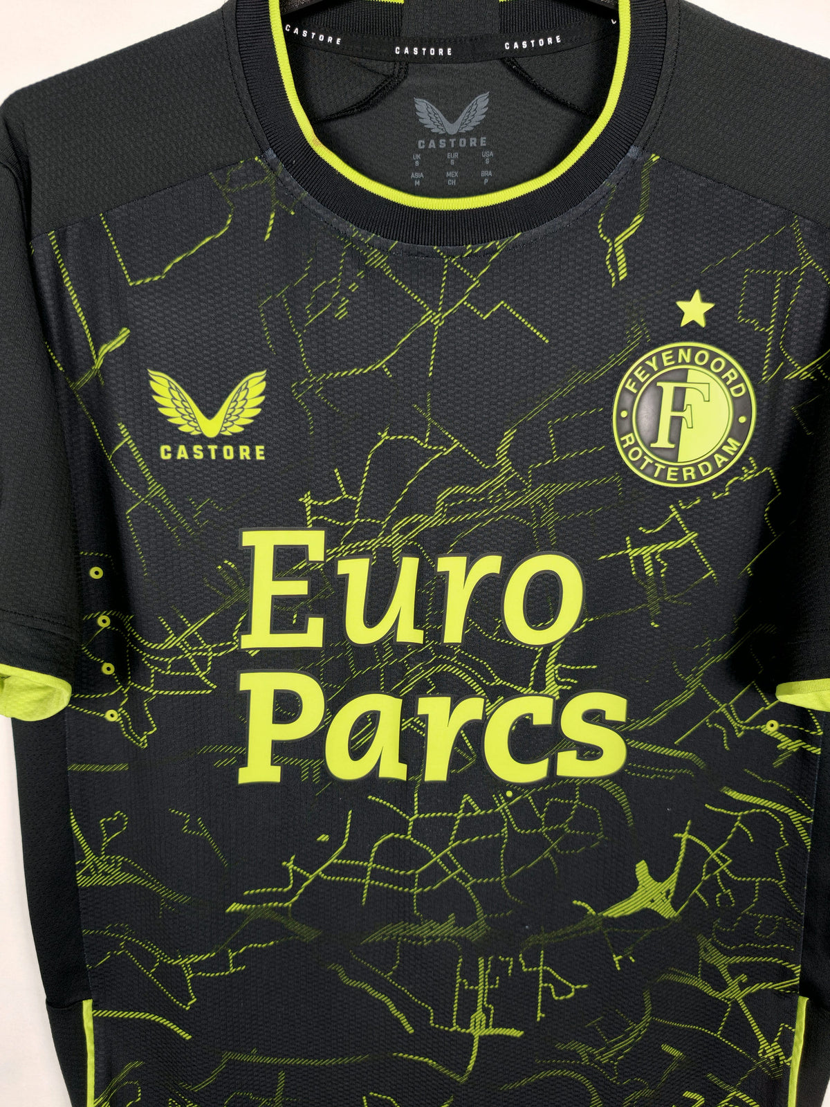2023-24 Feyenoord Fourth Shirt Stengs #10 (Pro)