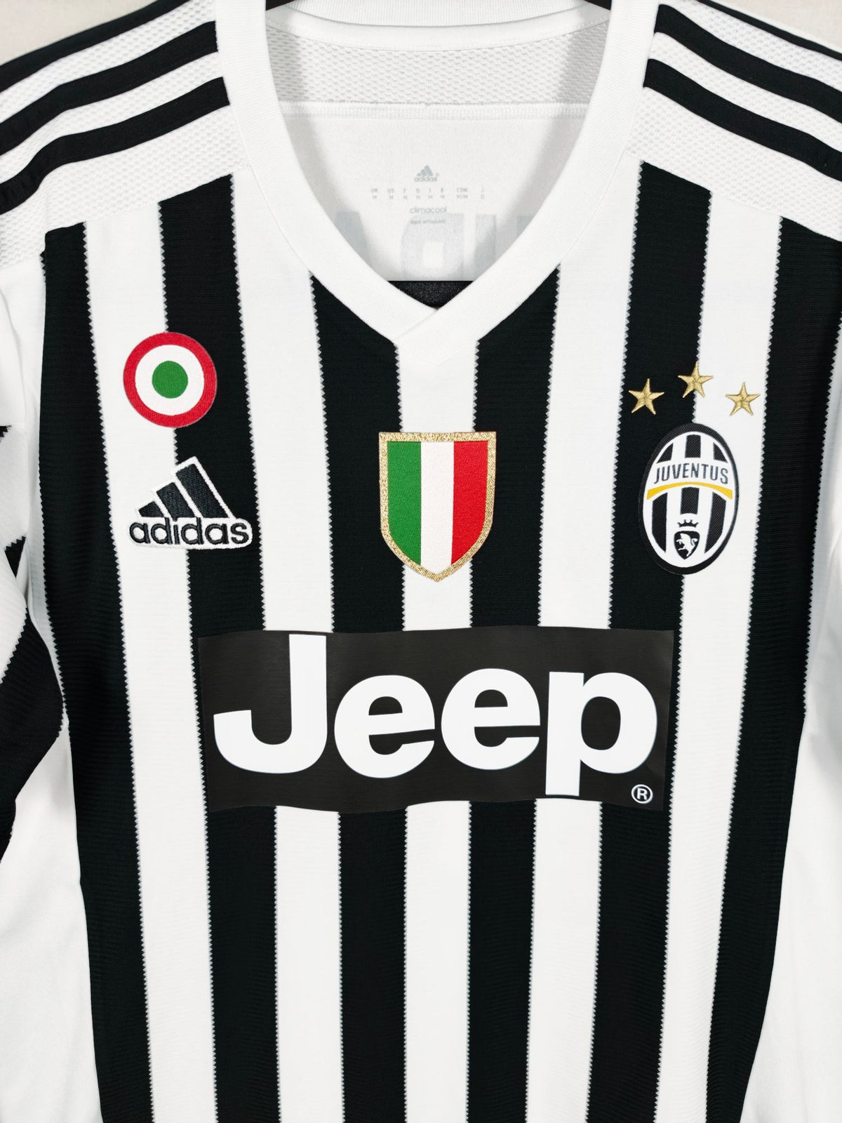 2015-16 Juventus Home Shirt Sturaro #27