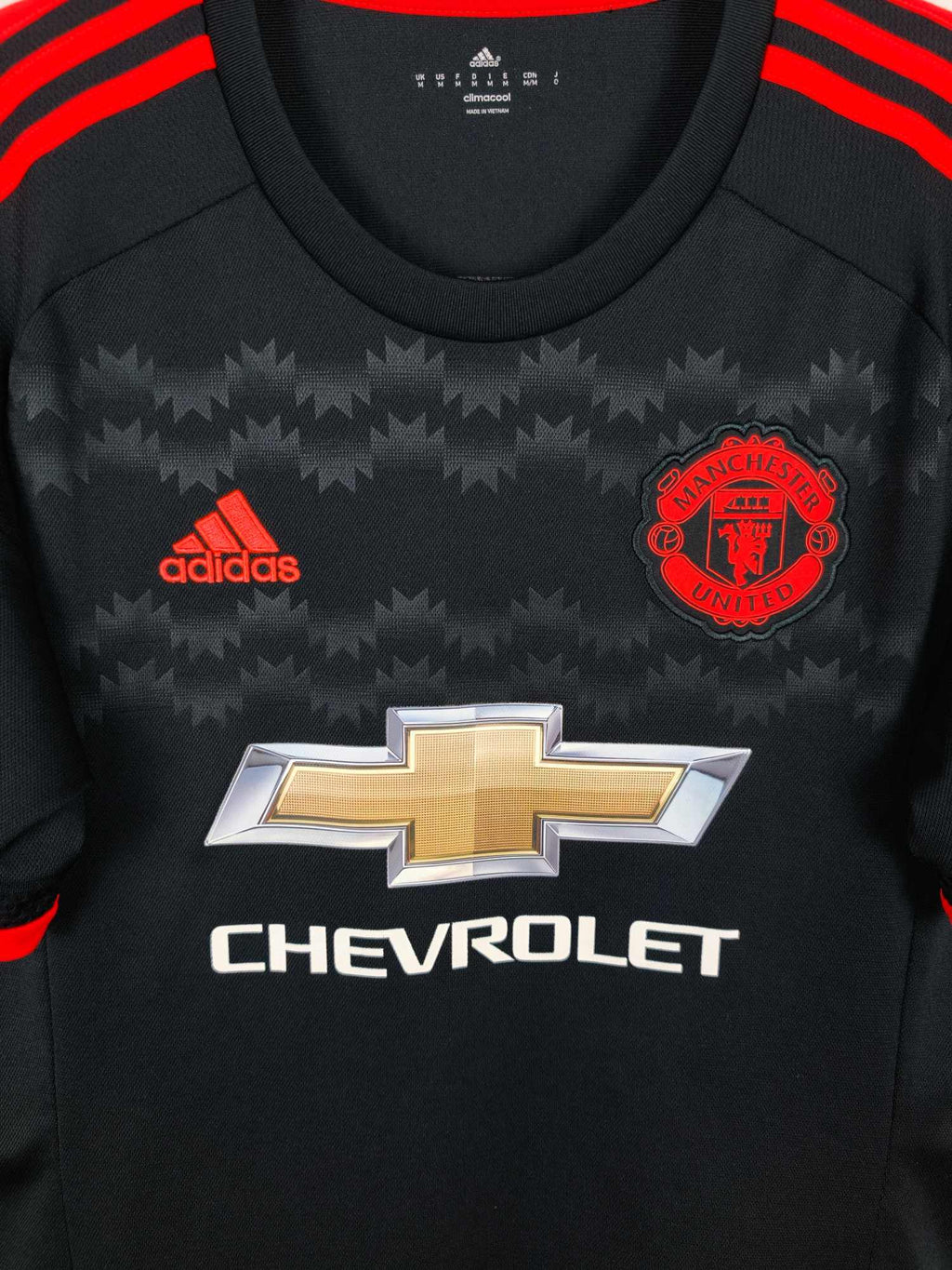 2015-16 Manchester United Third Shirt Valencia #25