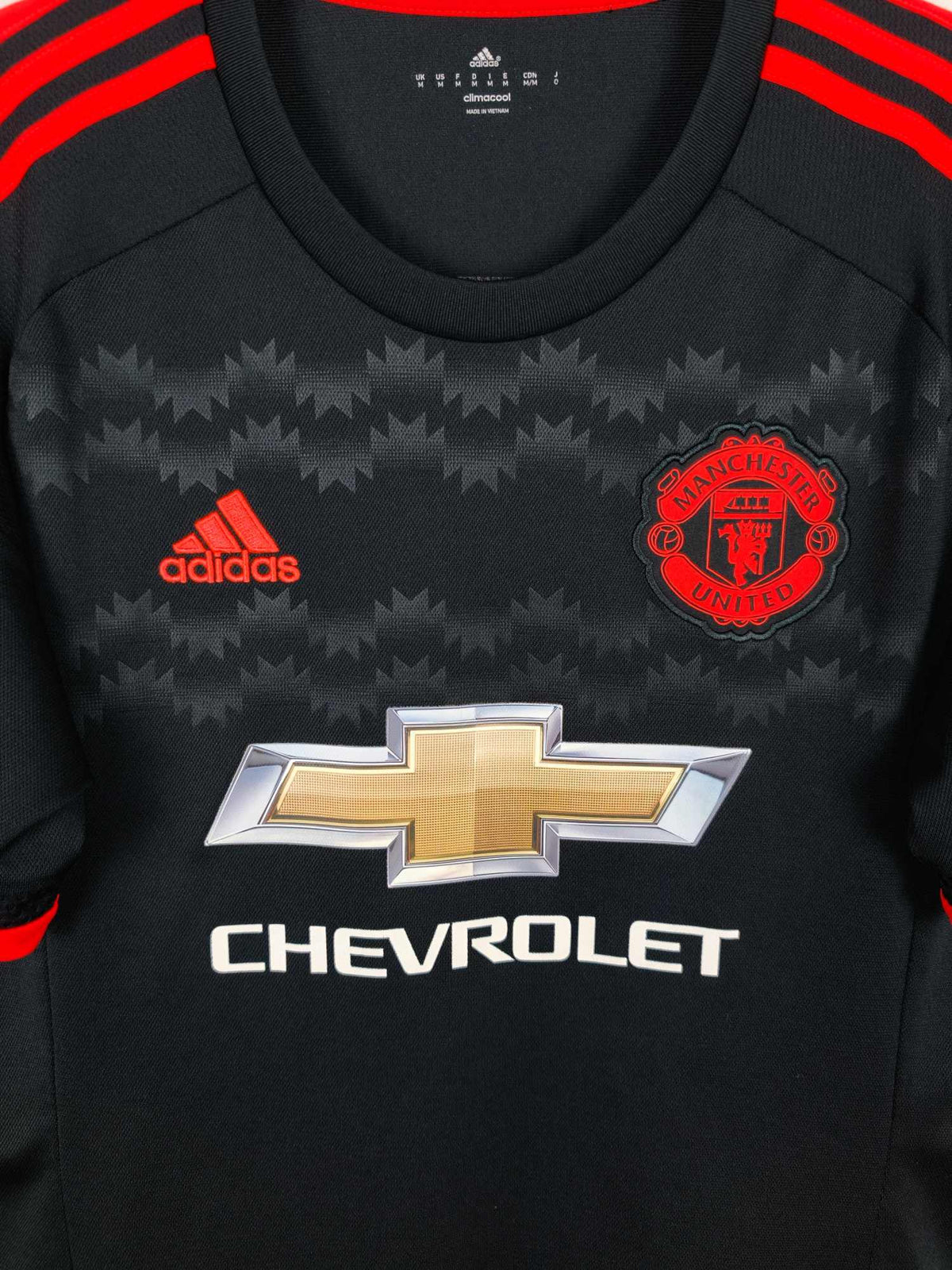 2015-16 Manchester United Third Shirt Valencia #25