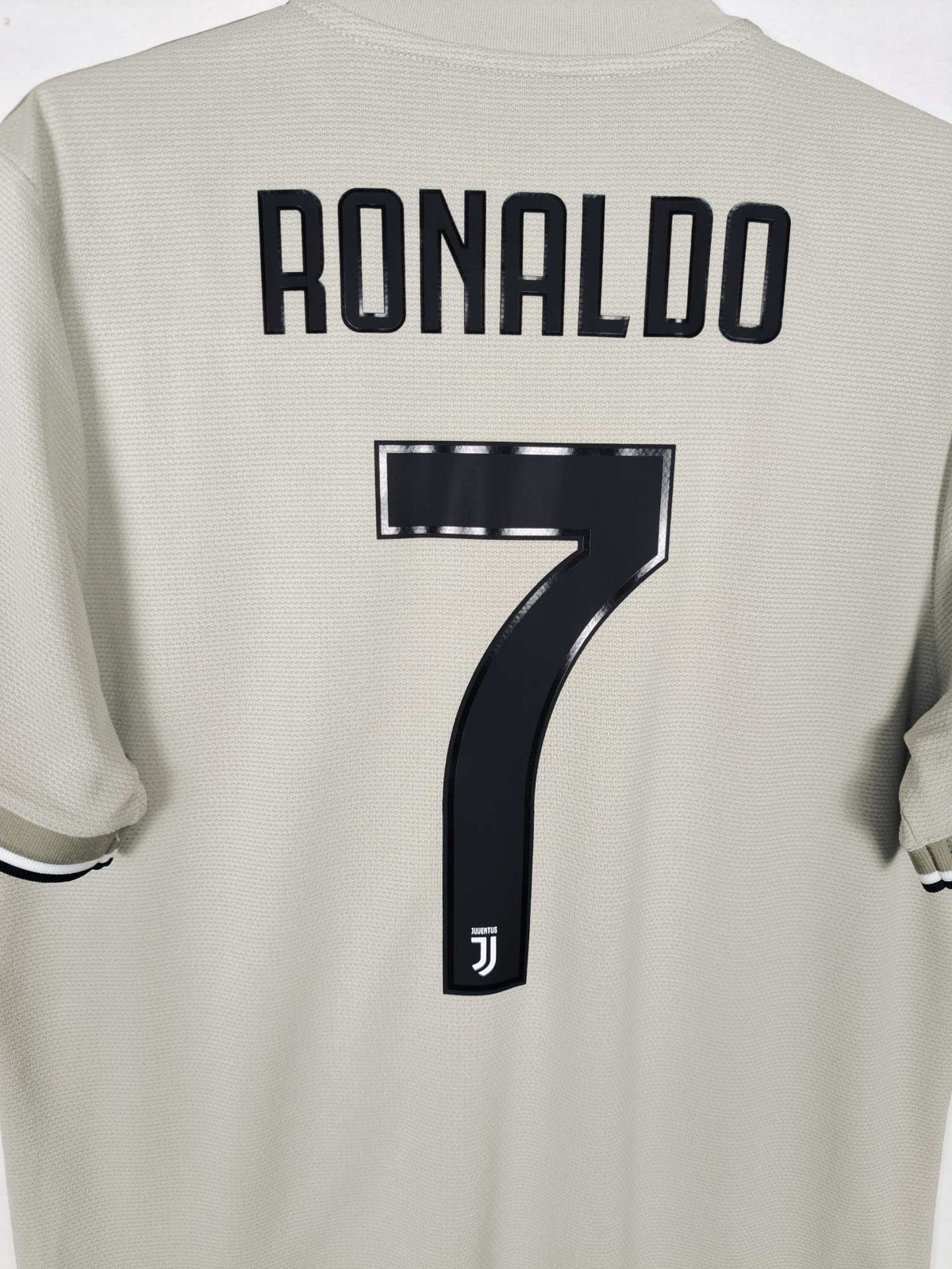 2018-19 Juventus Away Shirt Ronaldo #7